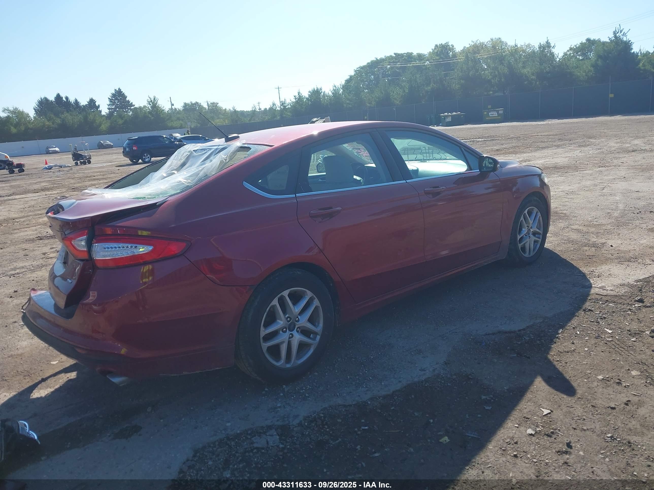 FORD FUSION image 4