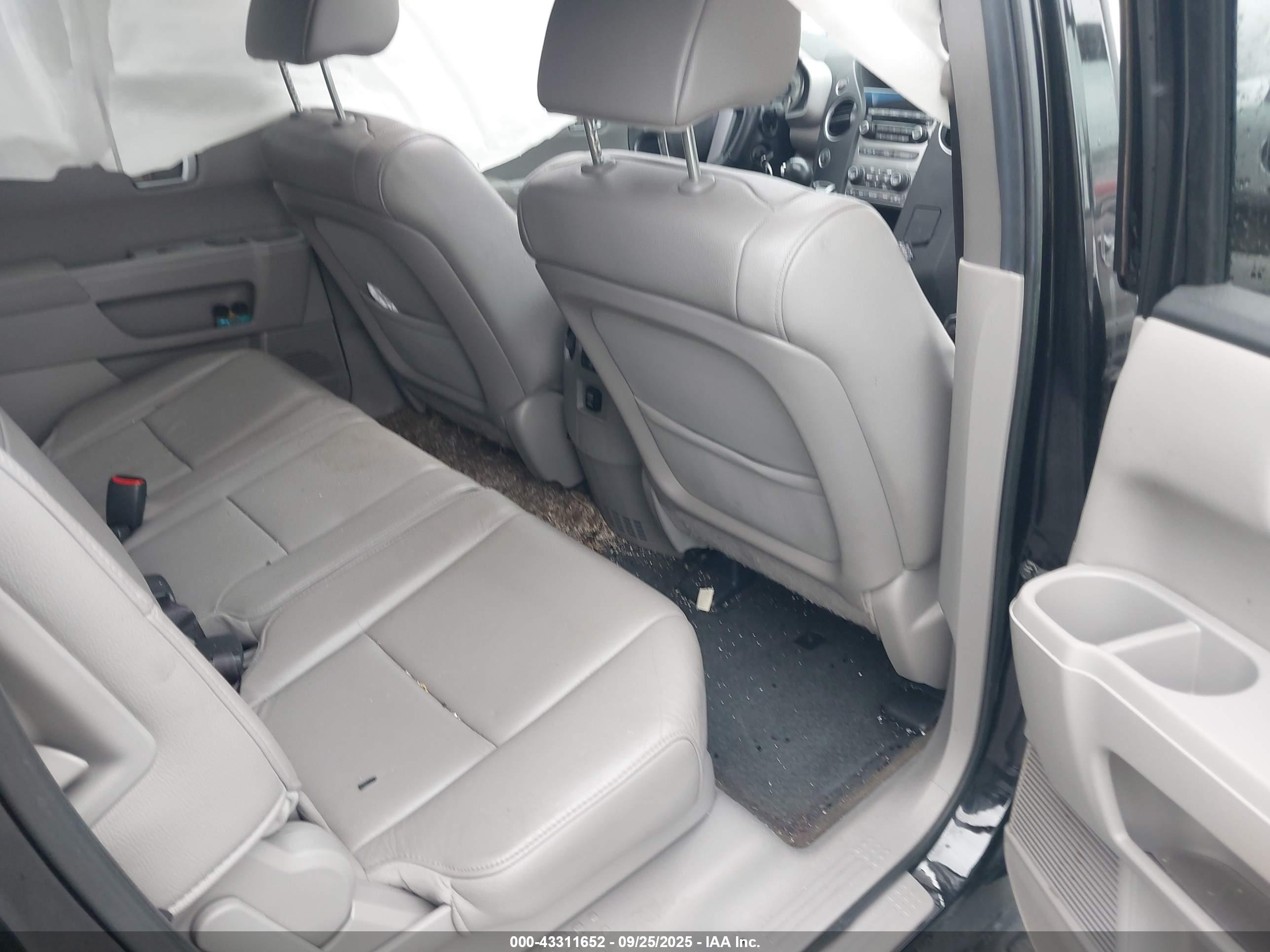 HONDA PILOT image 8