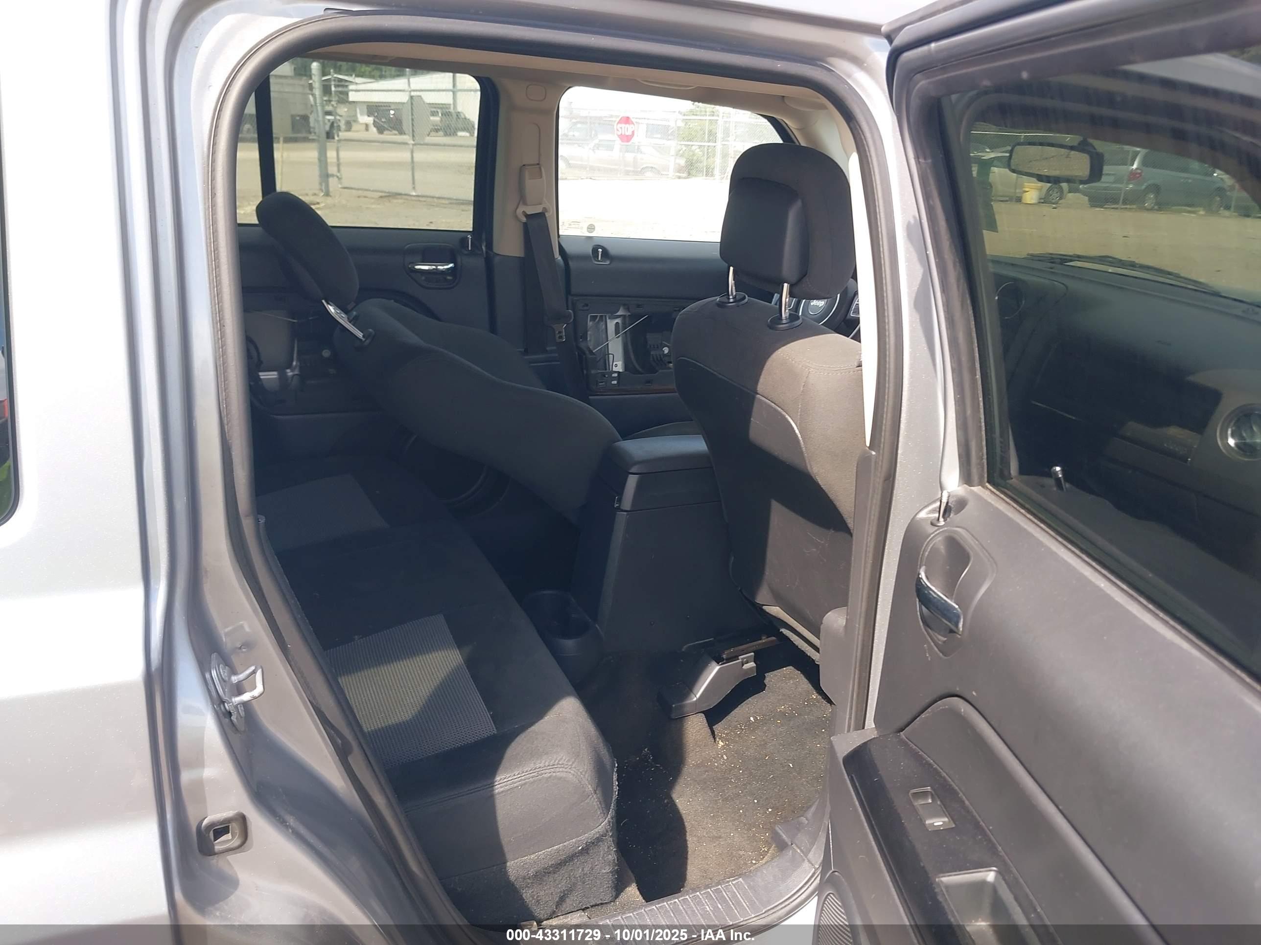 JEEP PATRIOT image 8