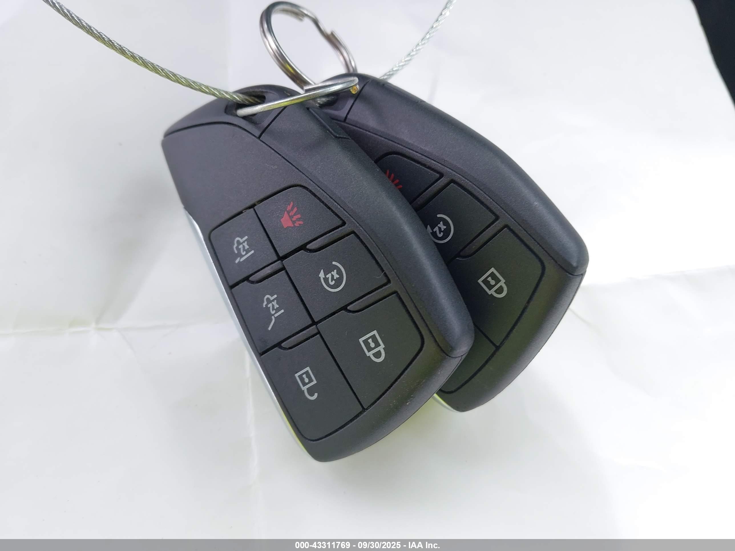 GMC YUKON image 11