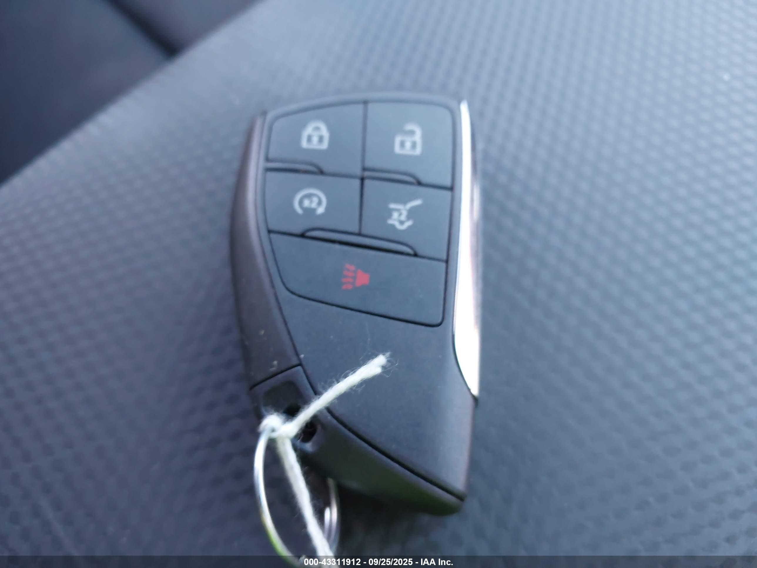 CHEVROLET EQUINOX image 11