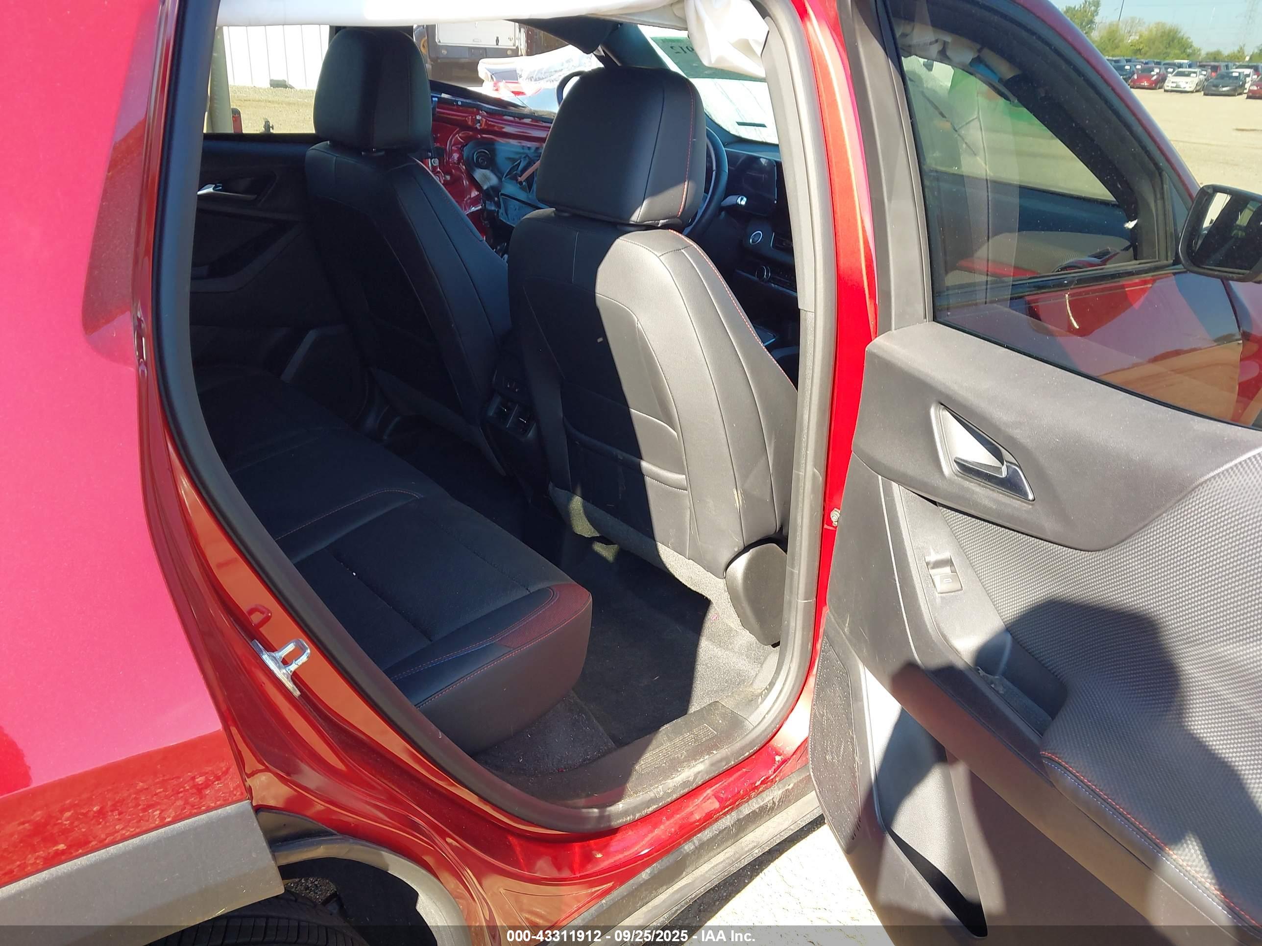 CHEVROLET EQUINOX image 8