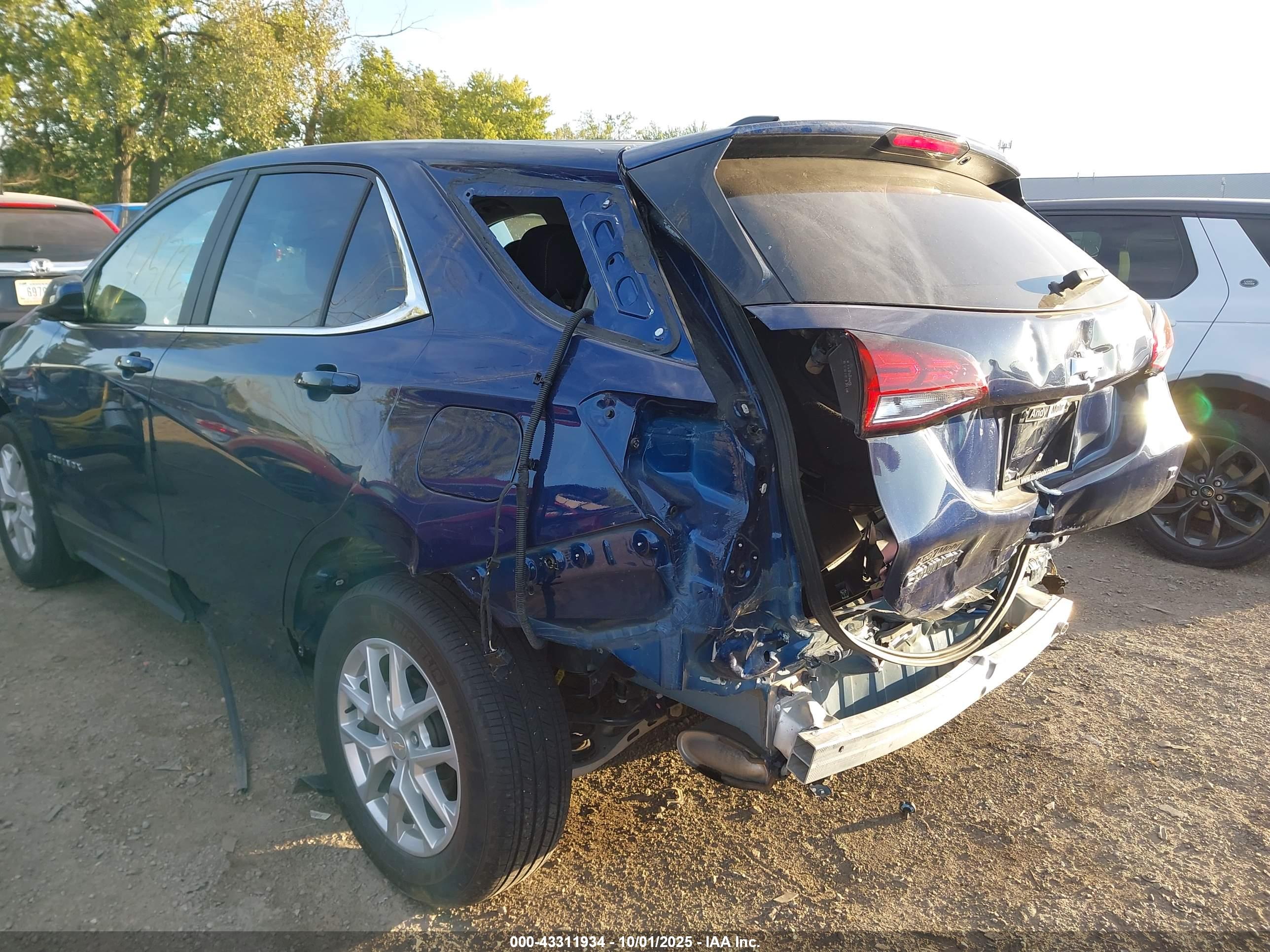 CHEVROLET EQUINOX image 6