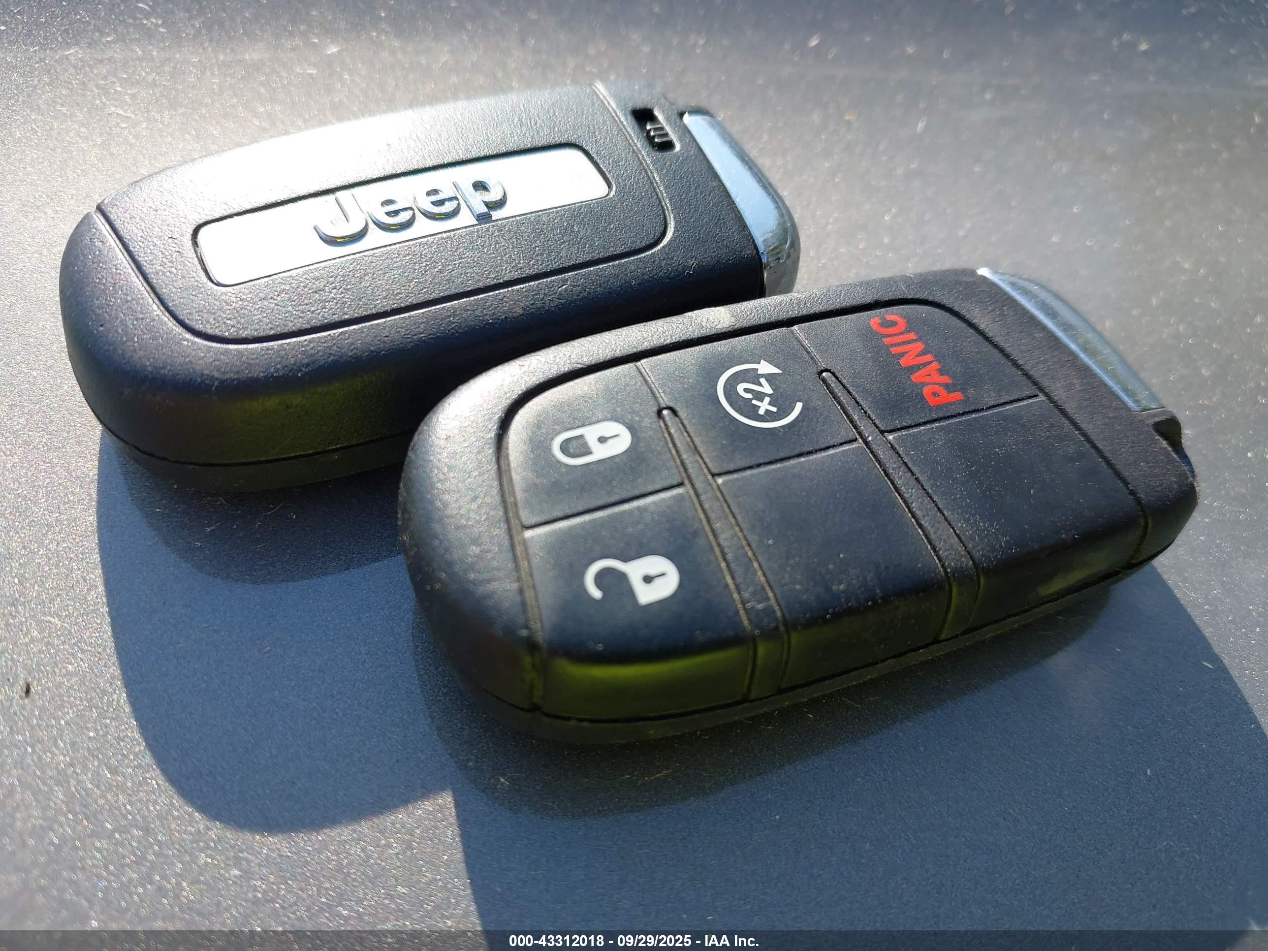 JEEP RENEGADE image 11
