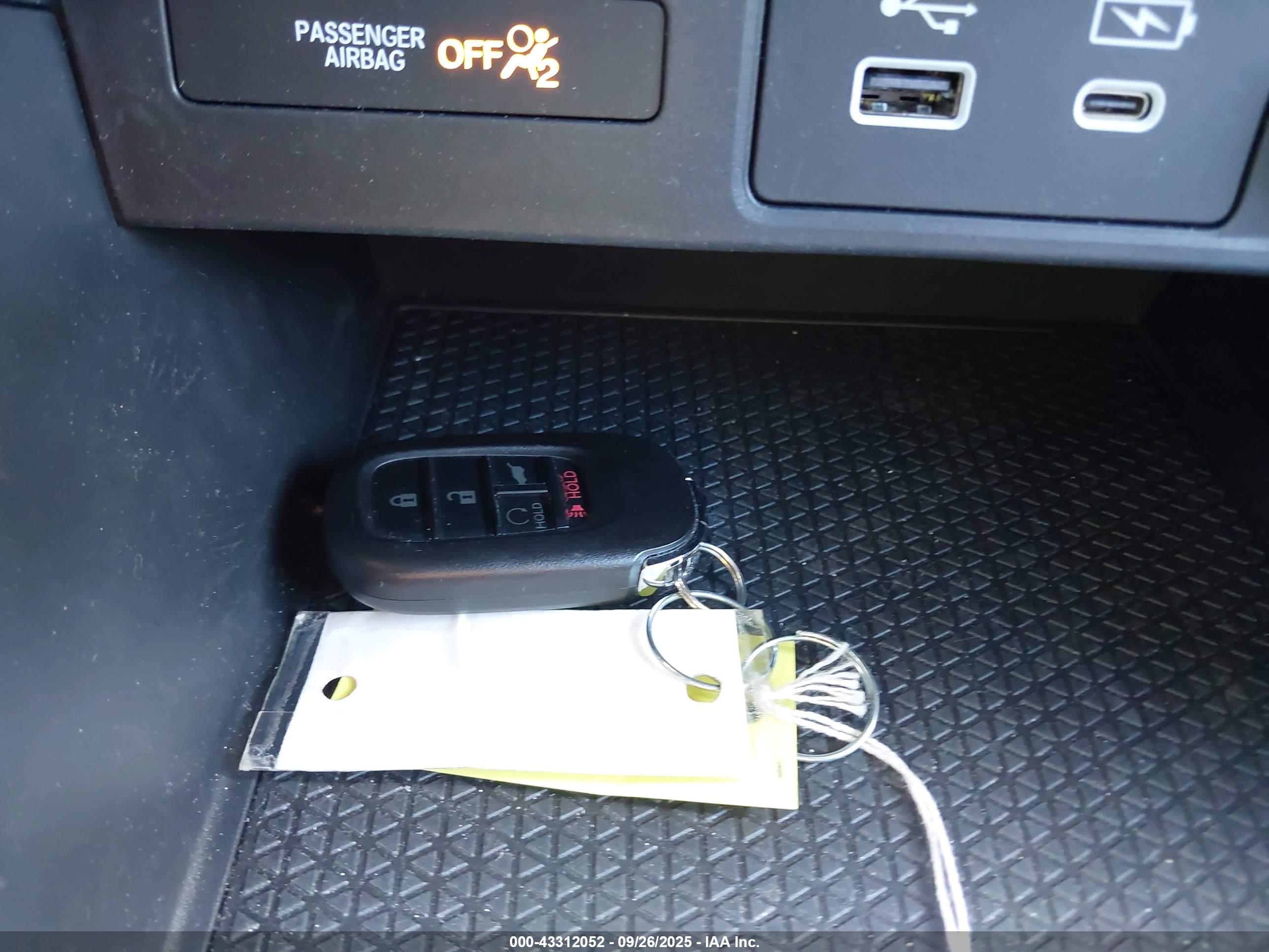 HONDA CR-V image 11
