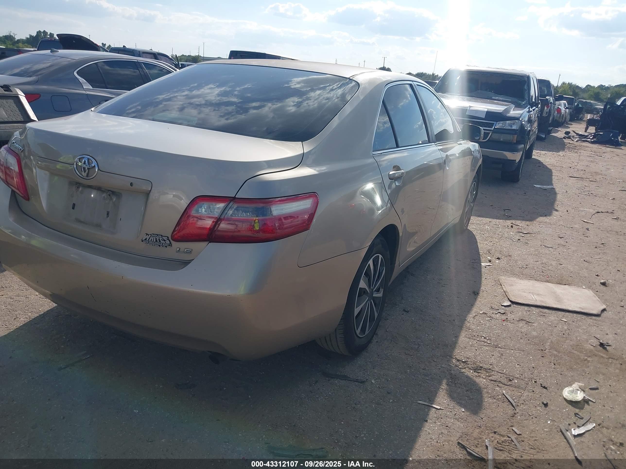 TOYOTA CAMRY image 4