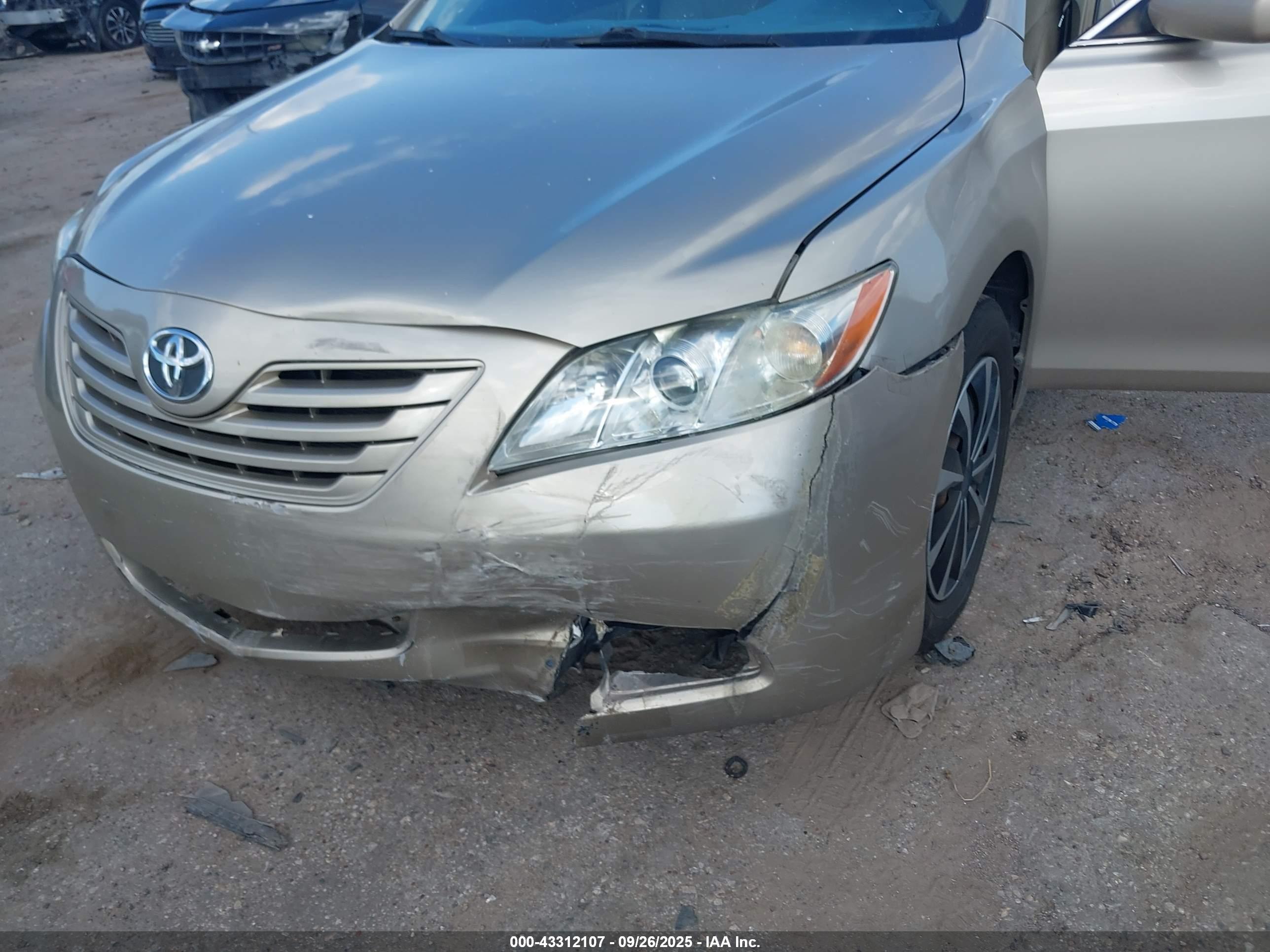 TOYOTA CAMRY image 6