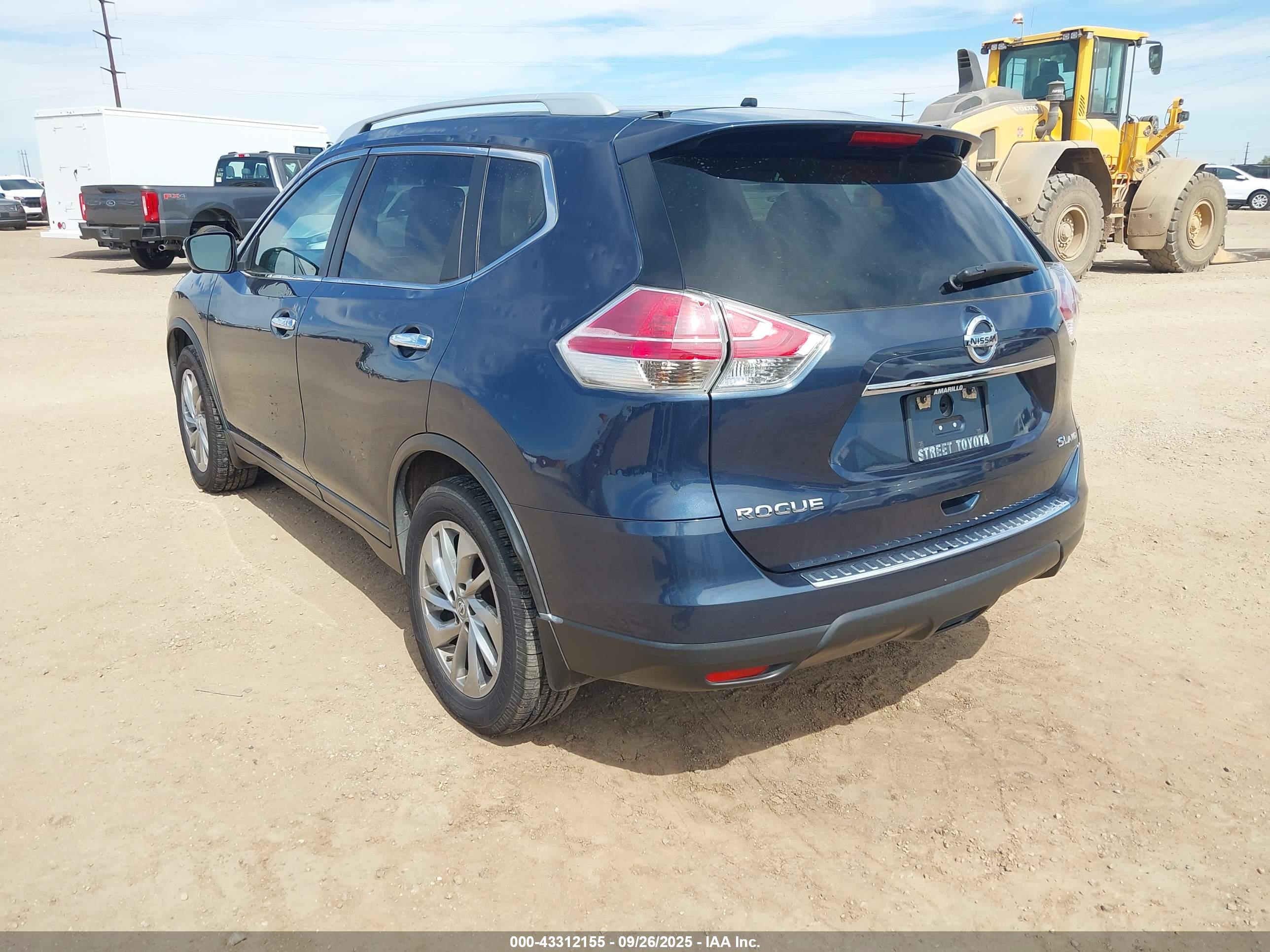 NISSAN ROGUE image 3