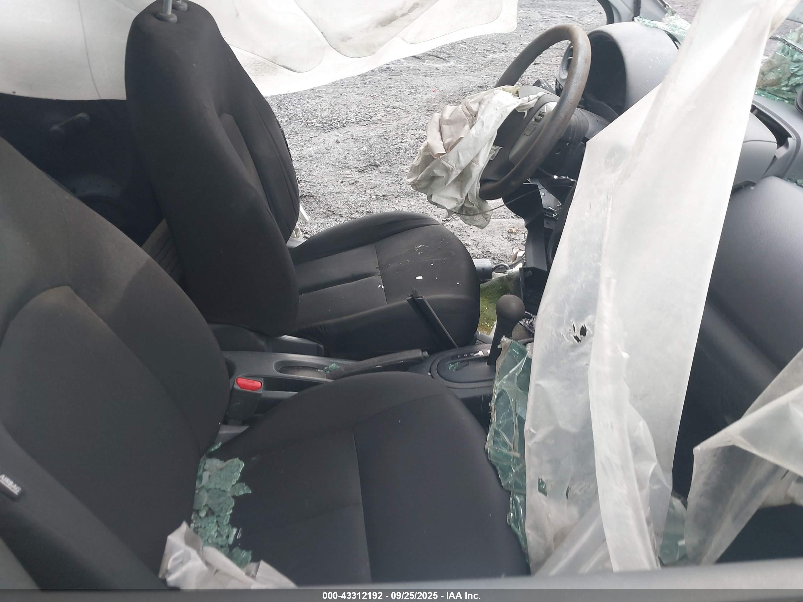 NISSAN VERSA image 5