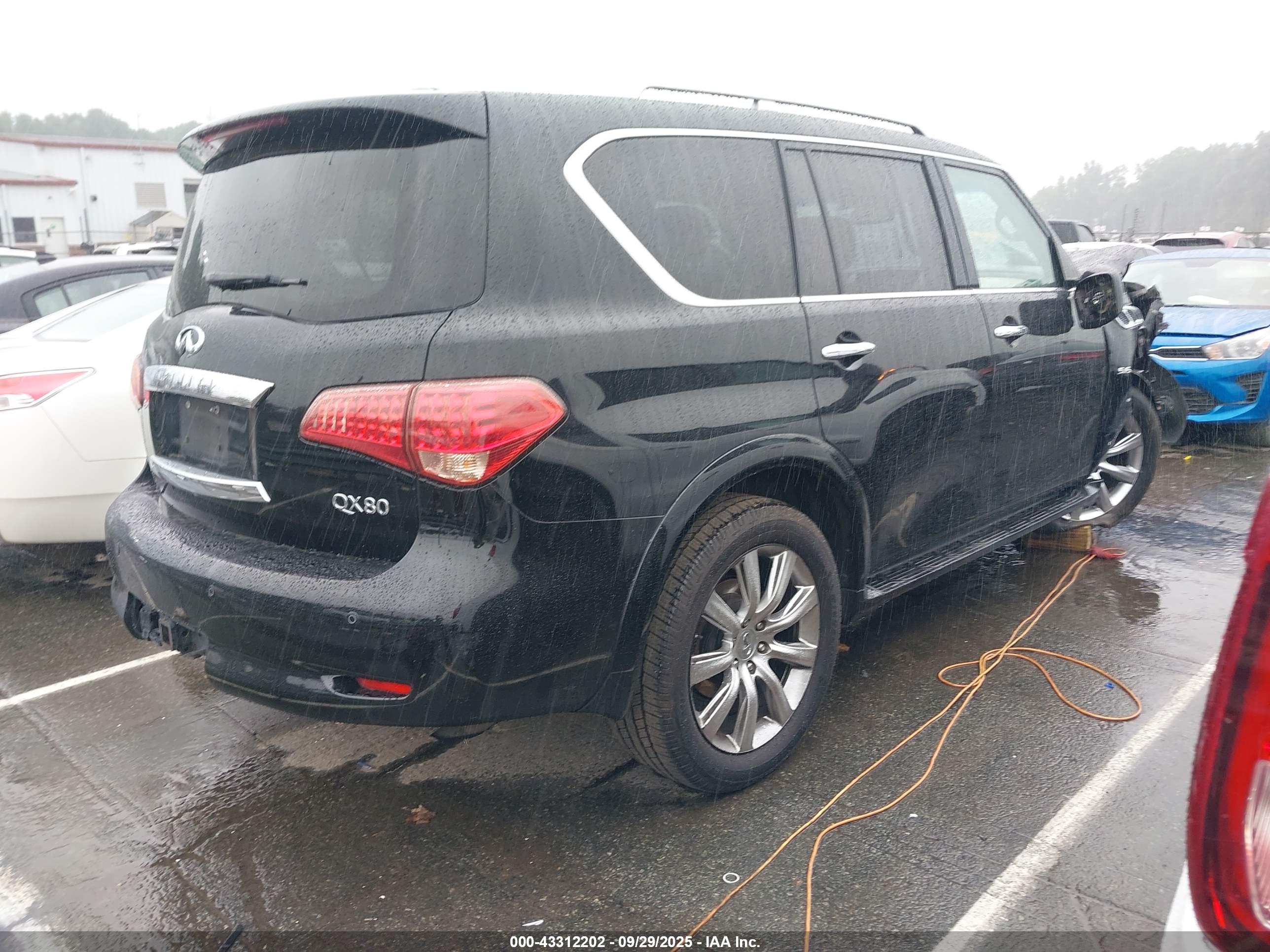 INFINITI QX80 image 4