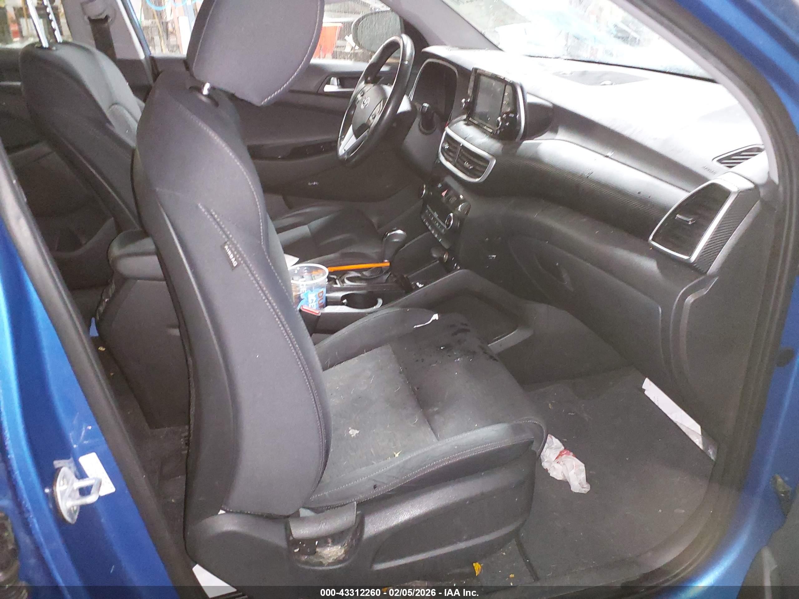 HYUNDAI TUCSON image 5