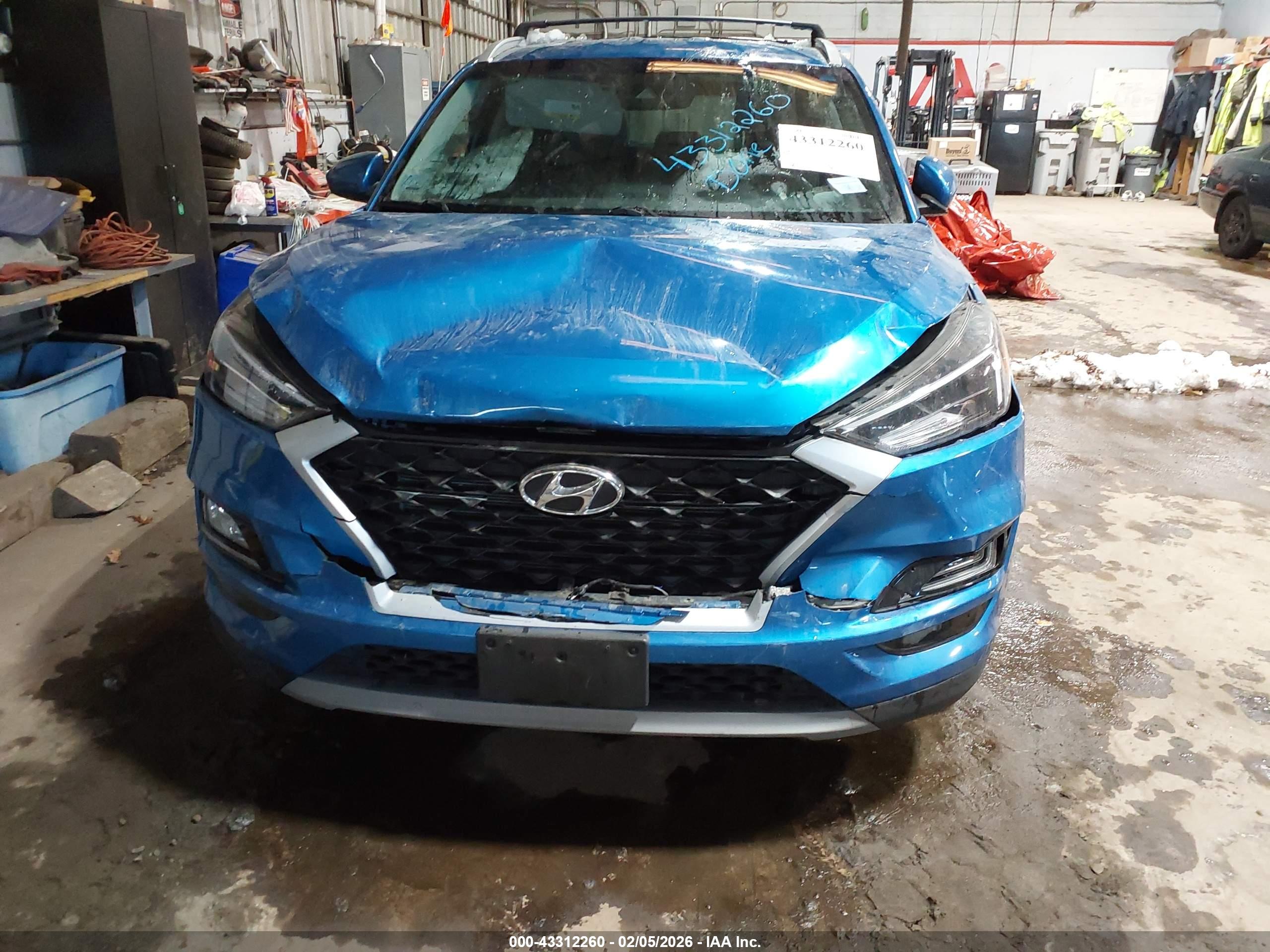 HYUNDAI TUCSON image 6