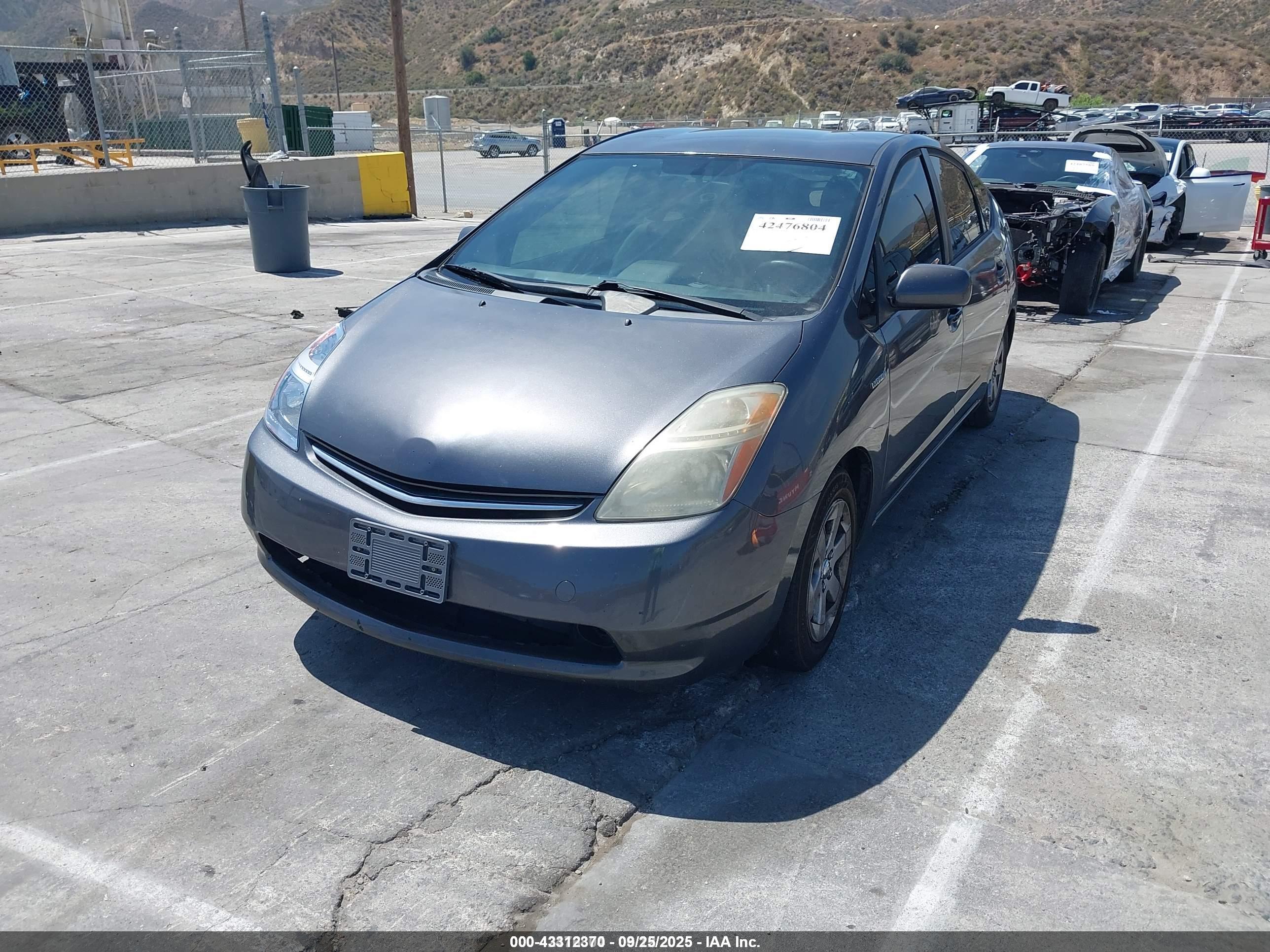 TOYOTA PRIUS image 2