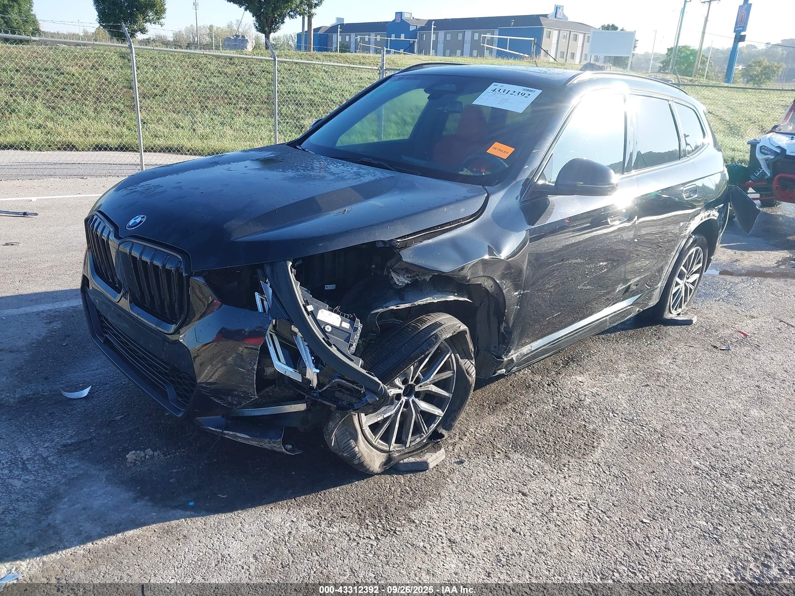 BMW X1 image 2