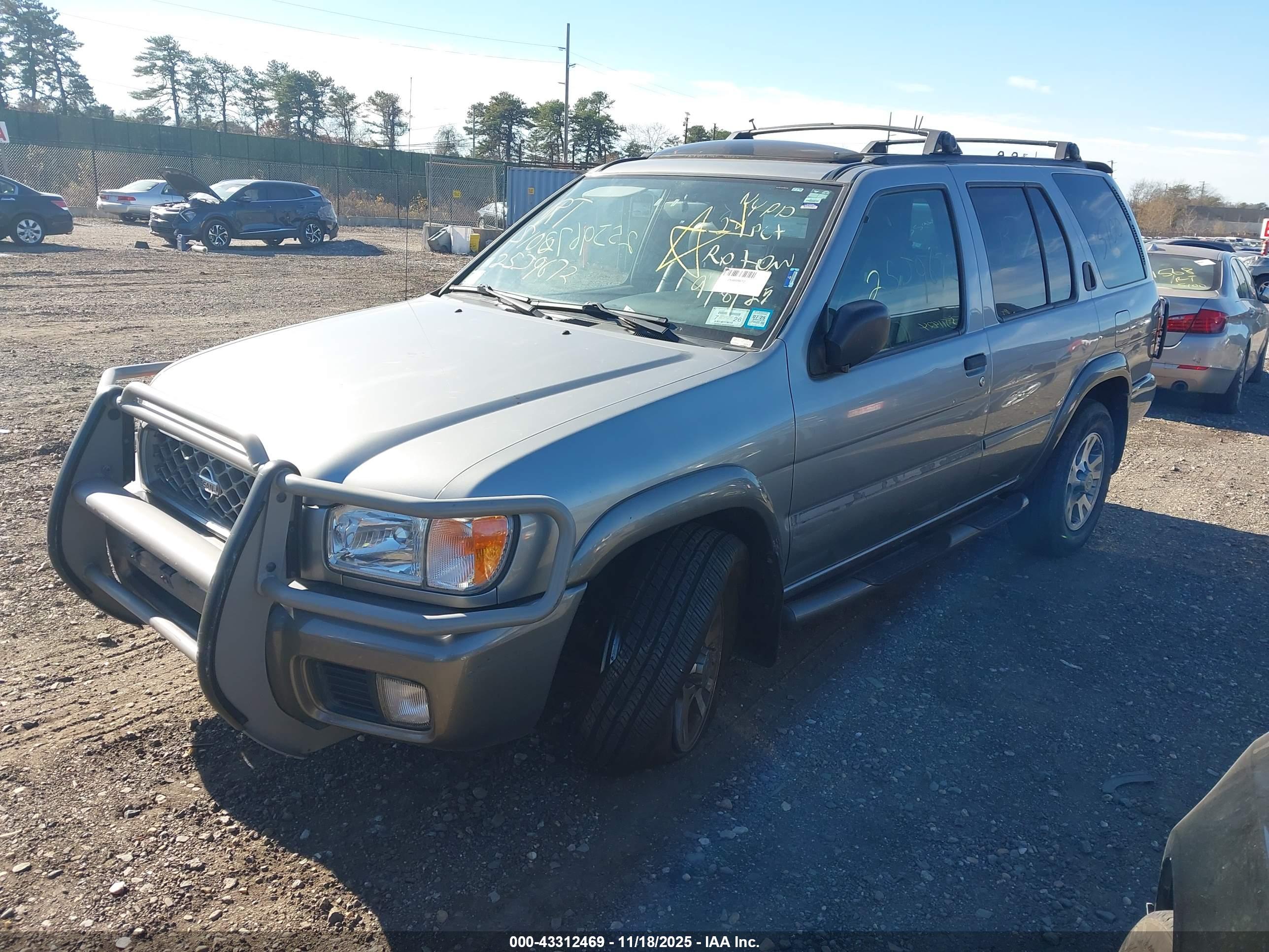 NISSAN PATHFINDER image 2