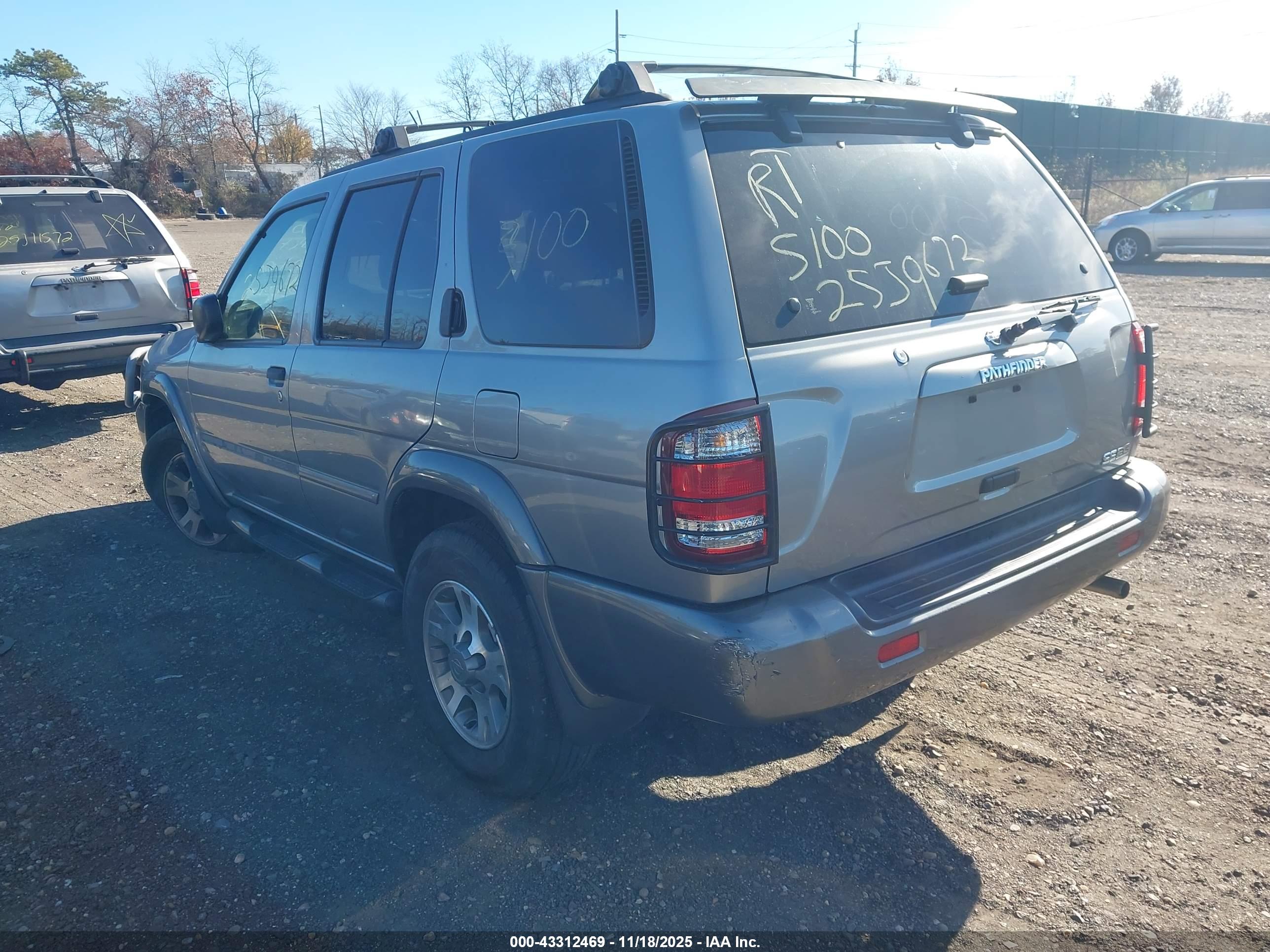 NISSAN PATHFINDER image 3