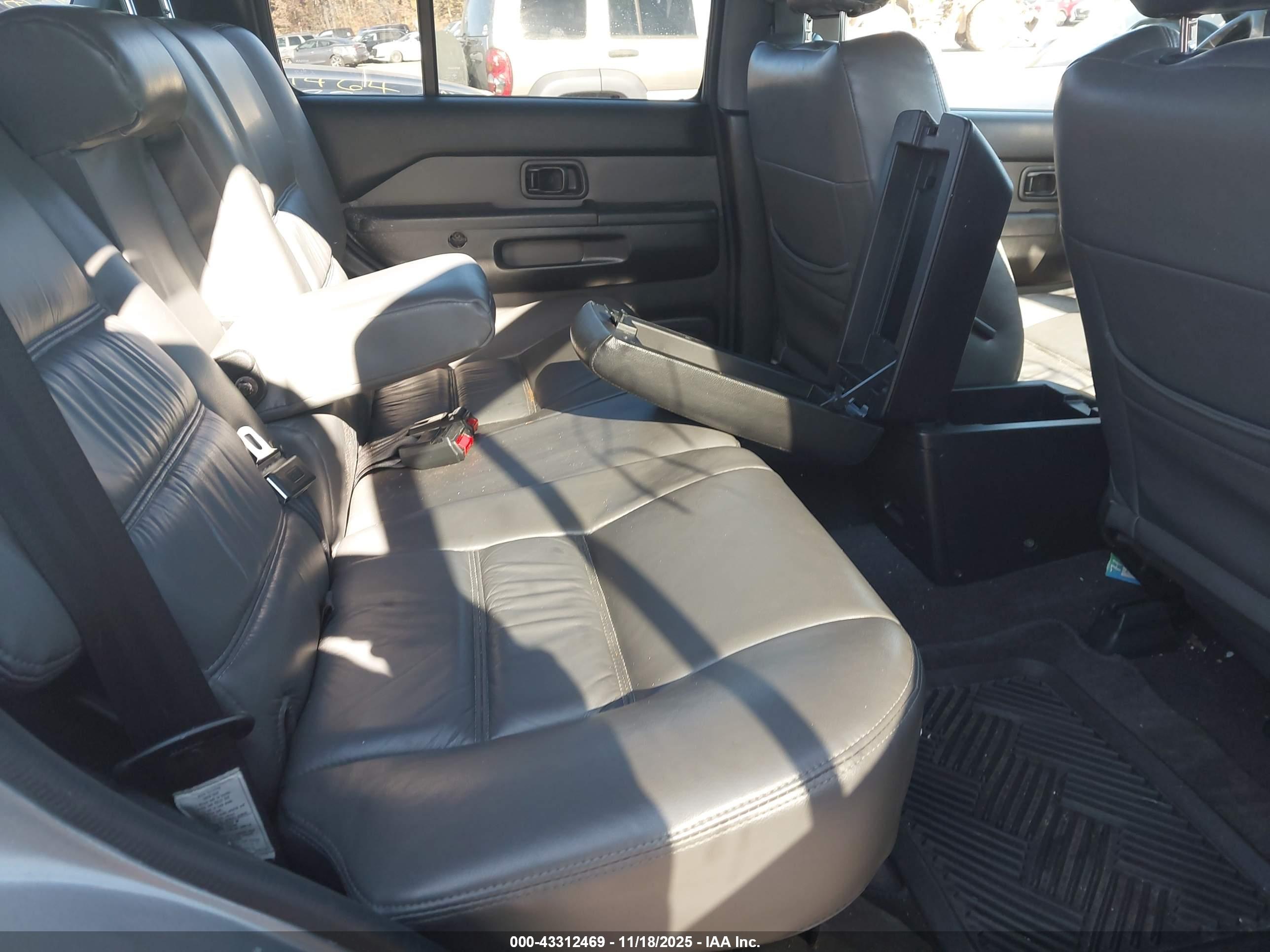NISSAN PATHFINDER image 8