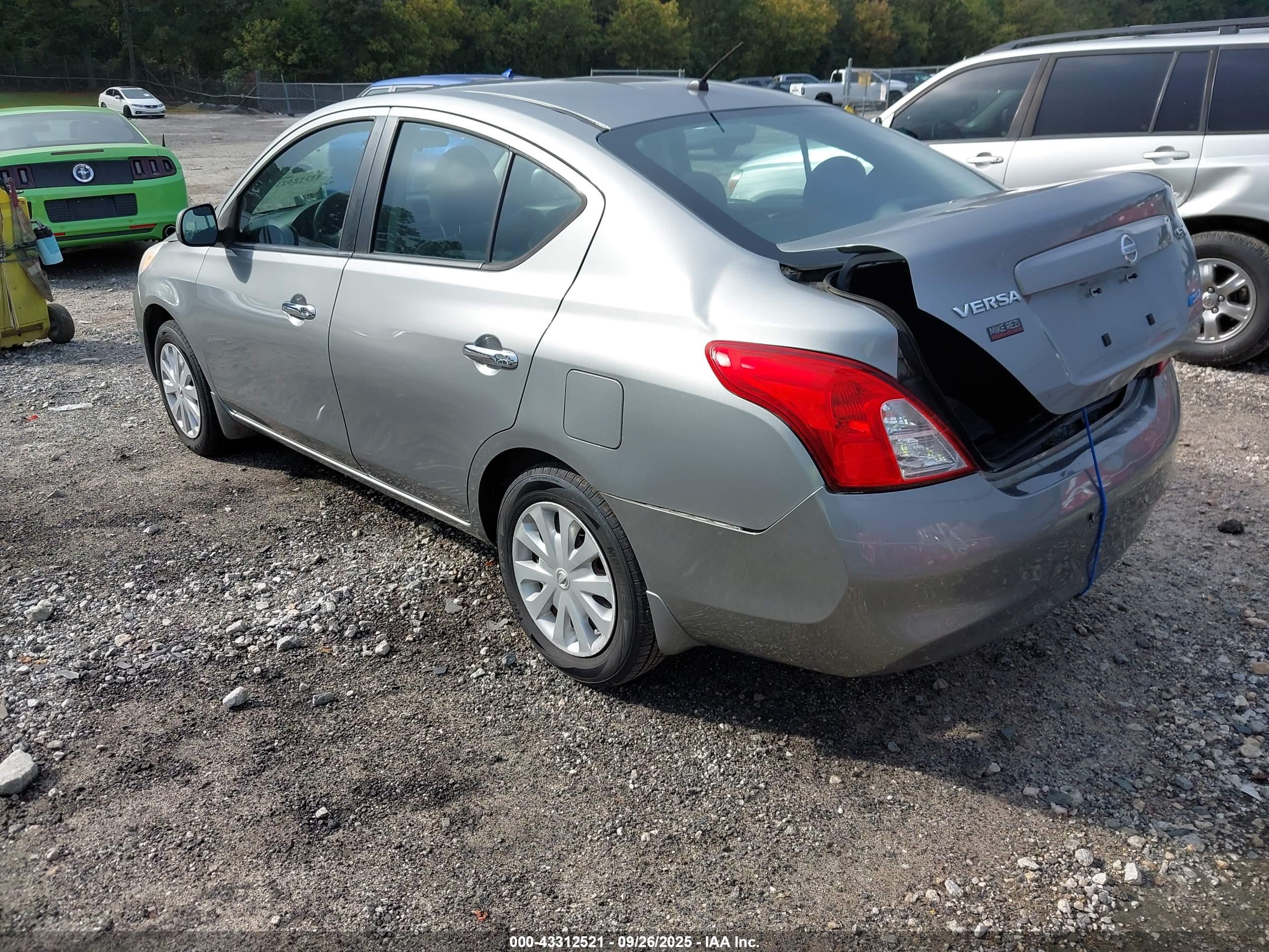 NISSAN VERSA image 3