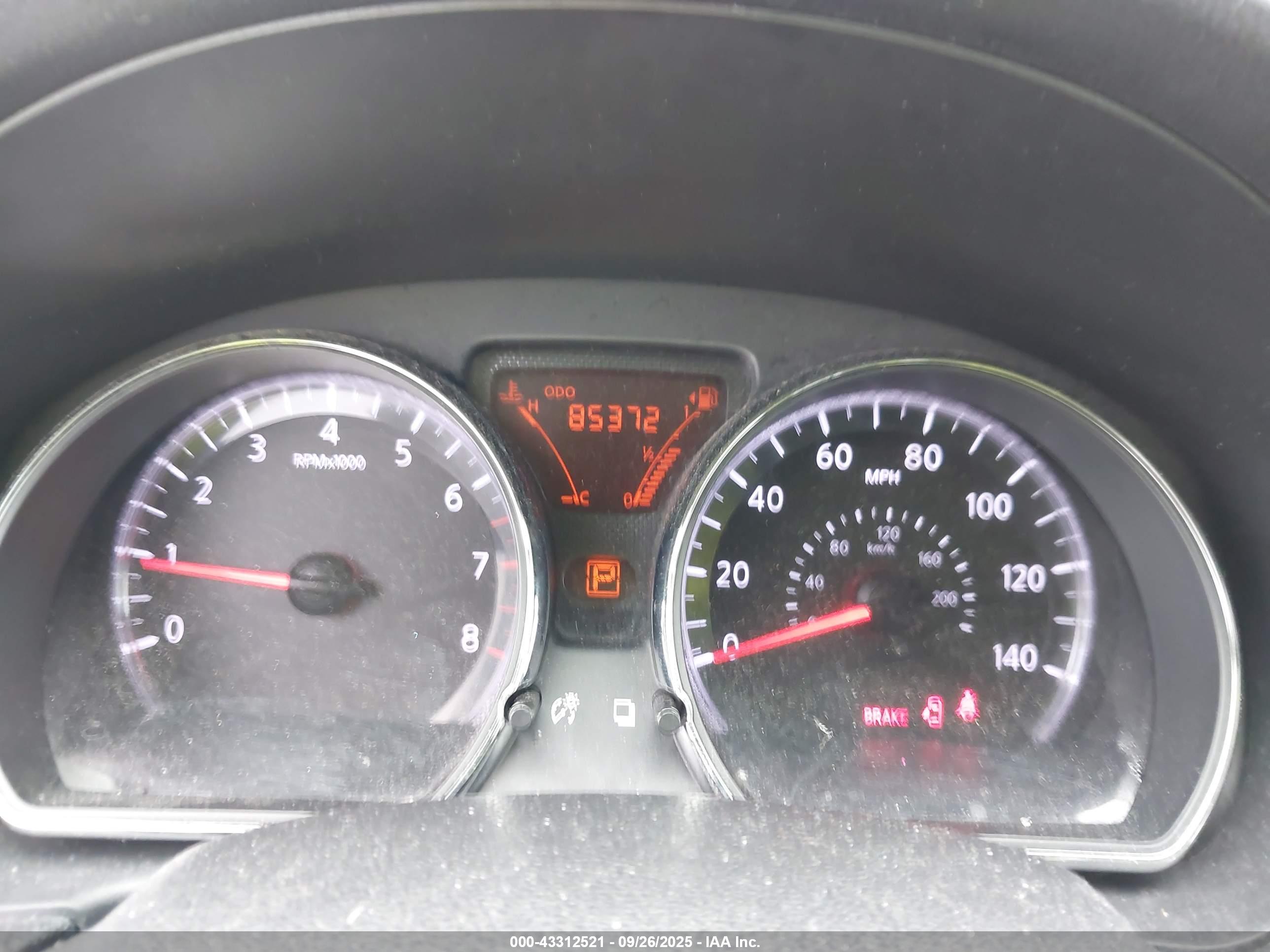 NISSAN VERSA image 7