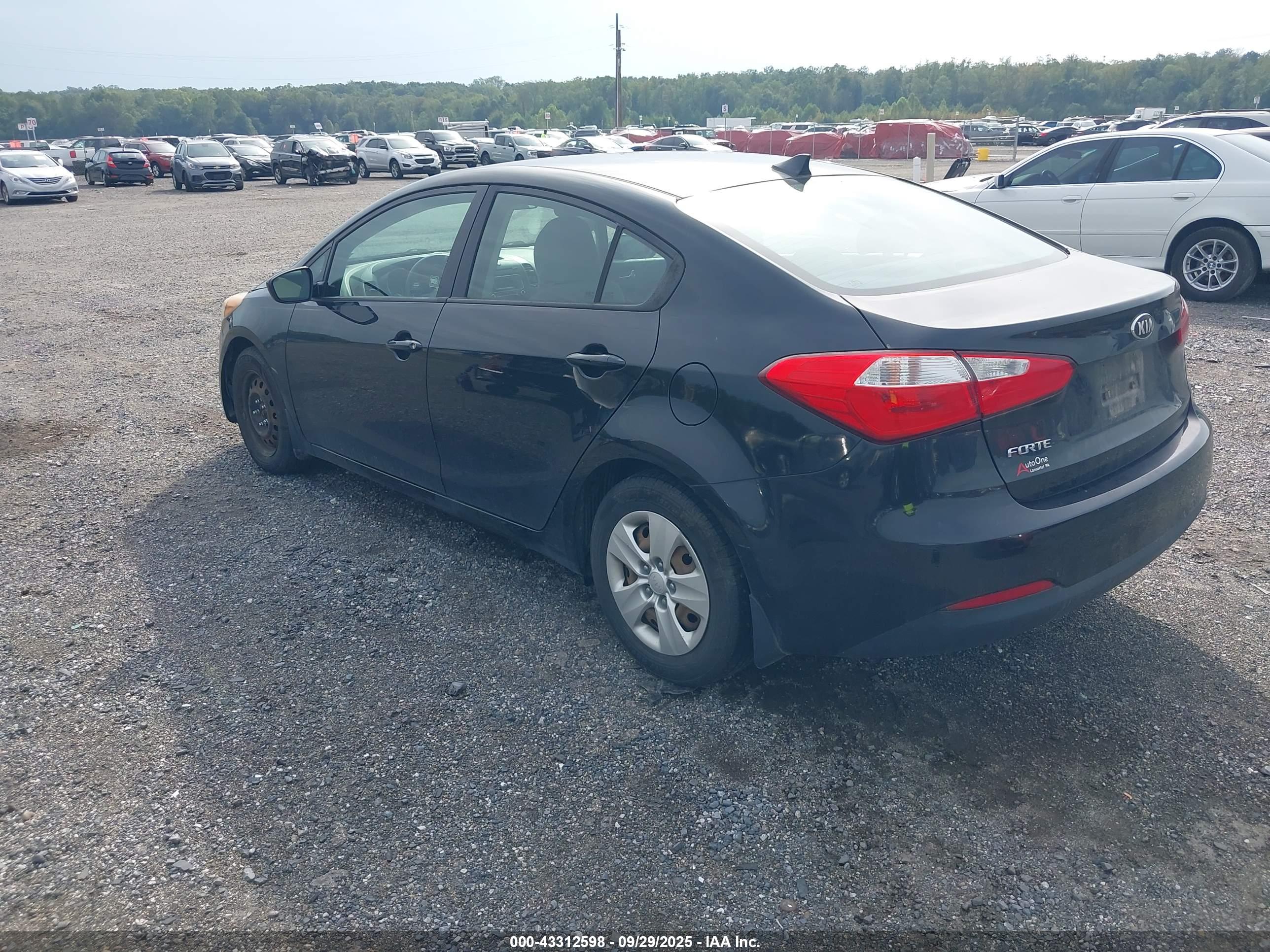 KIA FORTE image 3