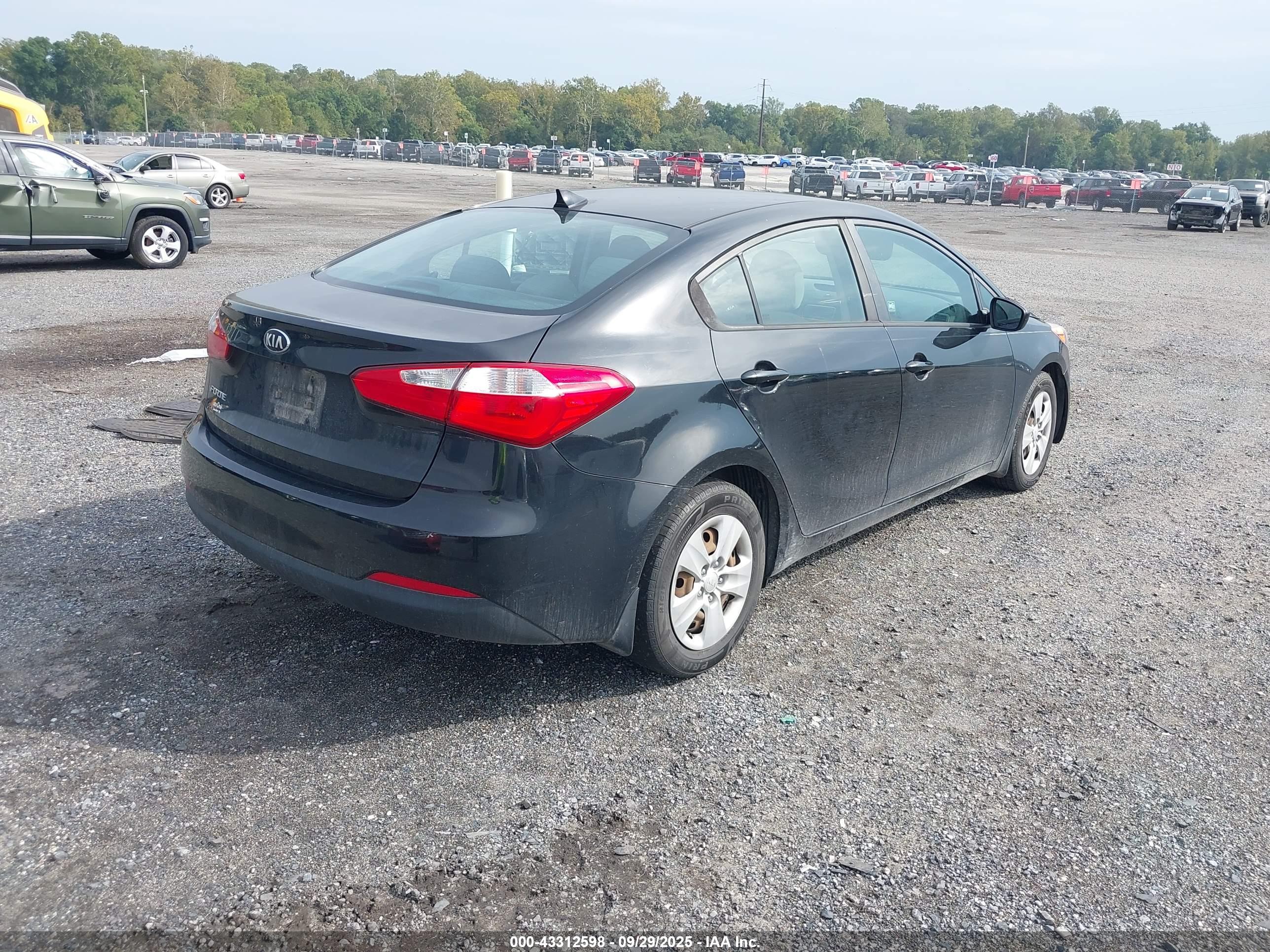 KIA FORTE image 4