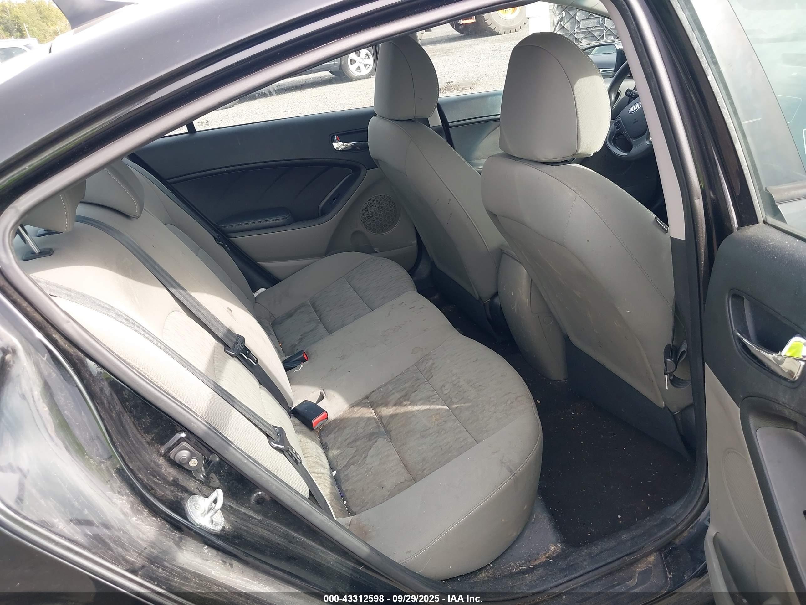 KIA FORTE image 8