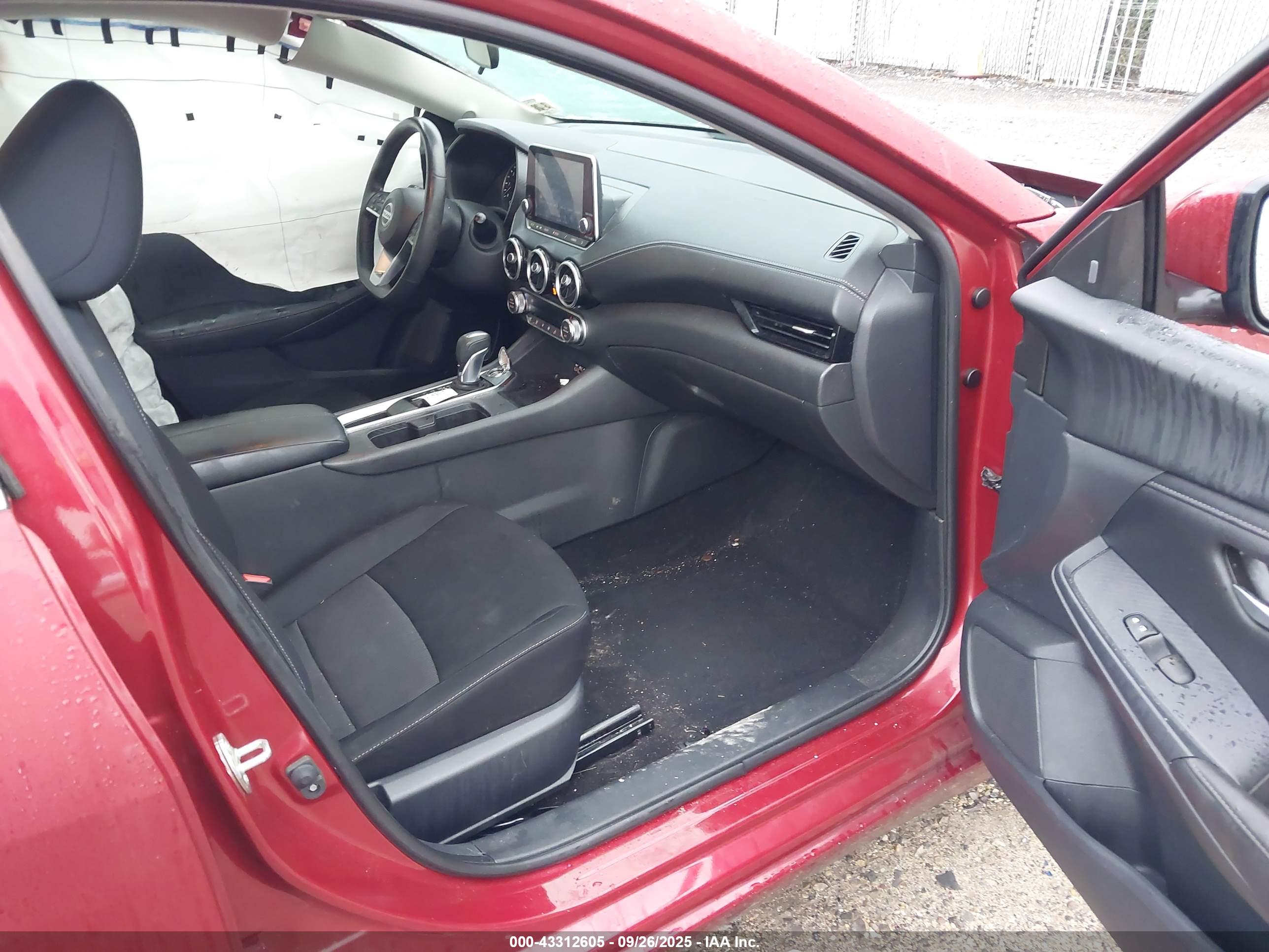 NISSAN SENTRA image 5