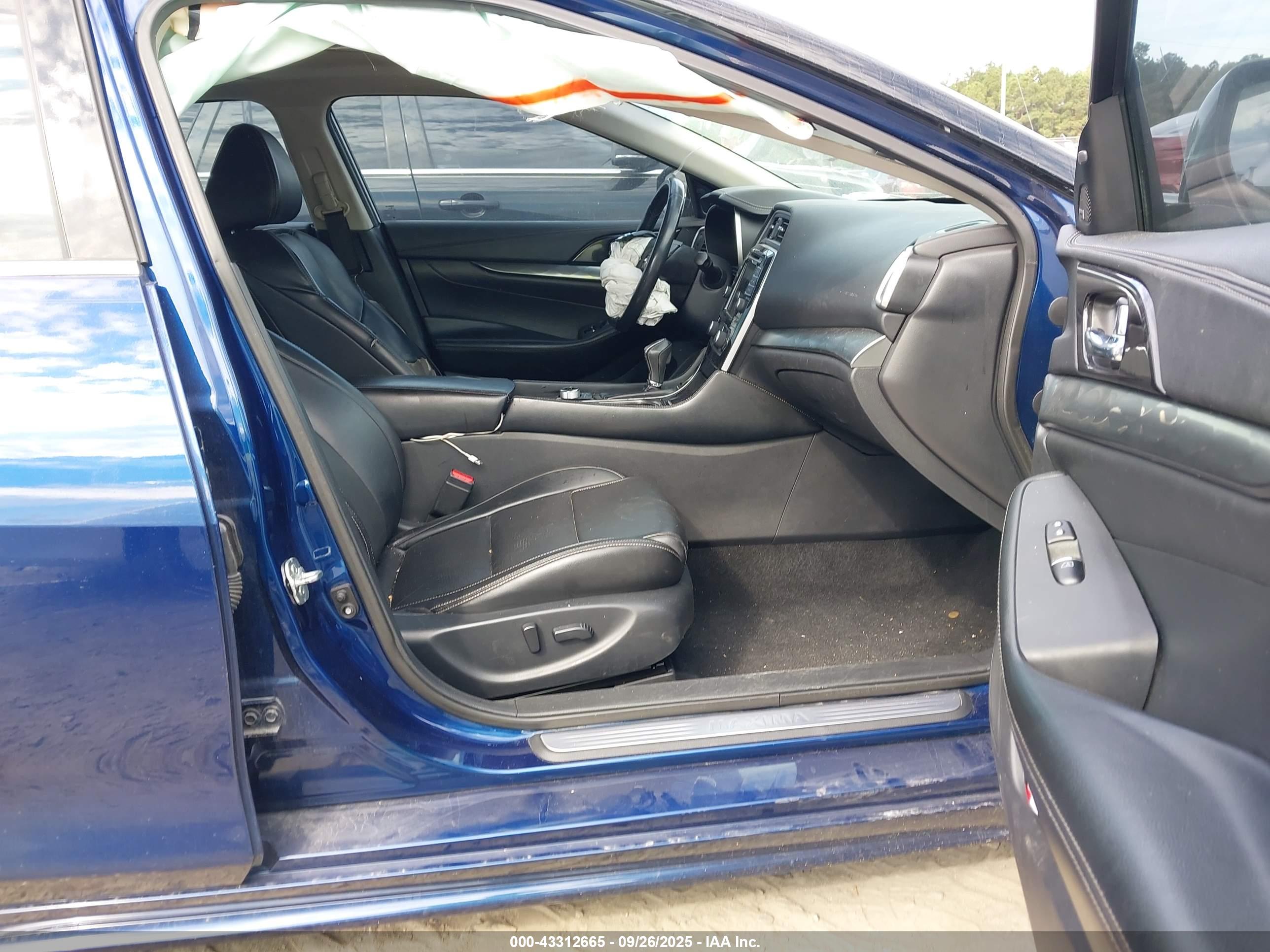 NISSAN MAXIMA image 5