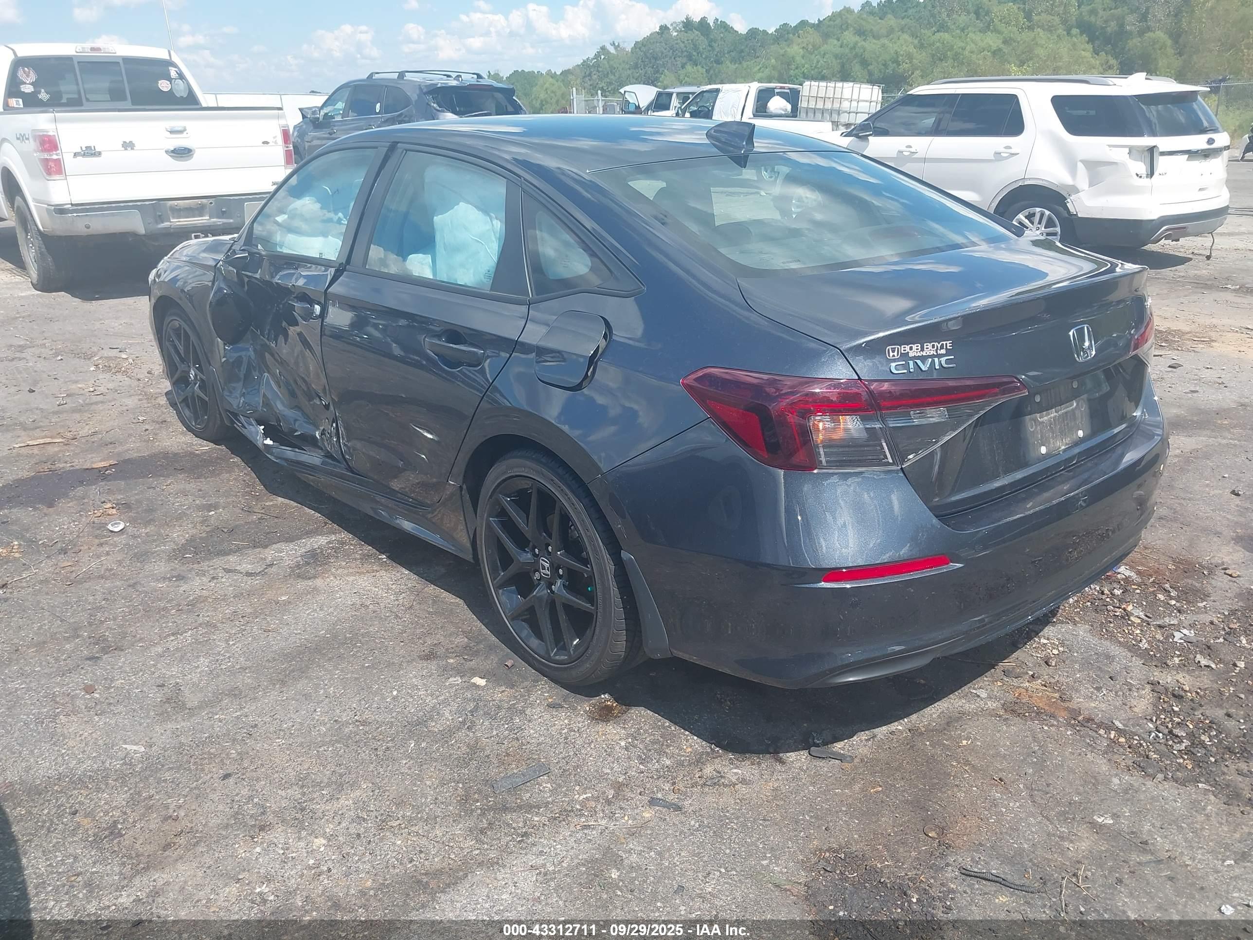 HONDA CIVIC image 3