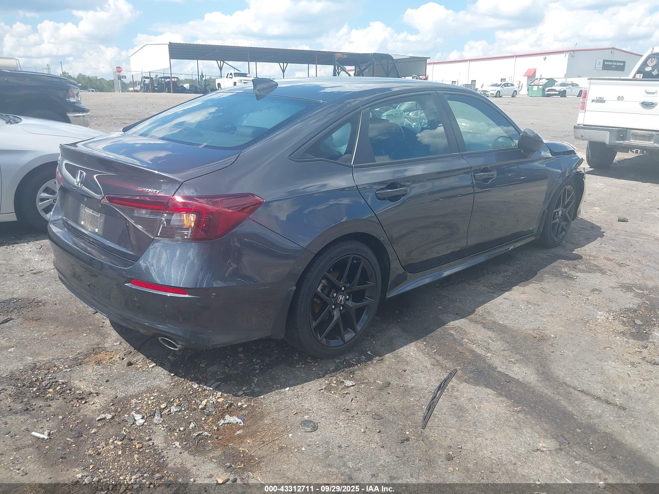 HONDA CIVIC image 4