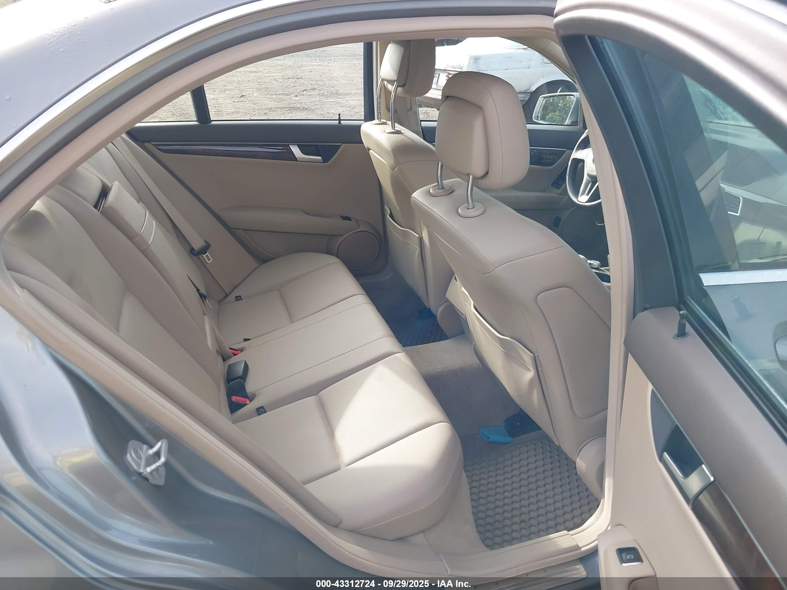 MERCEDES-BENZ C image 8