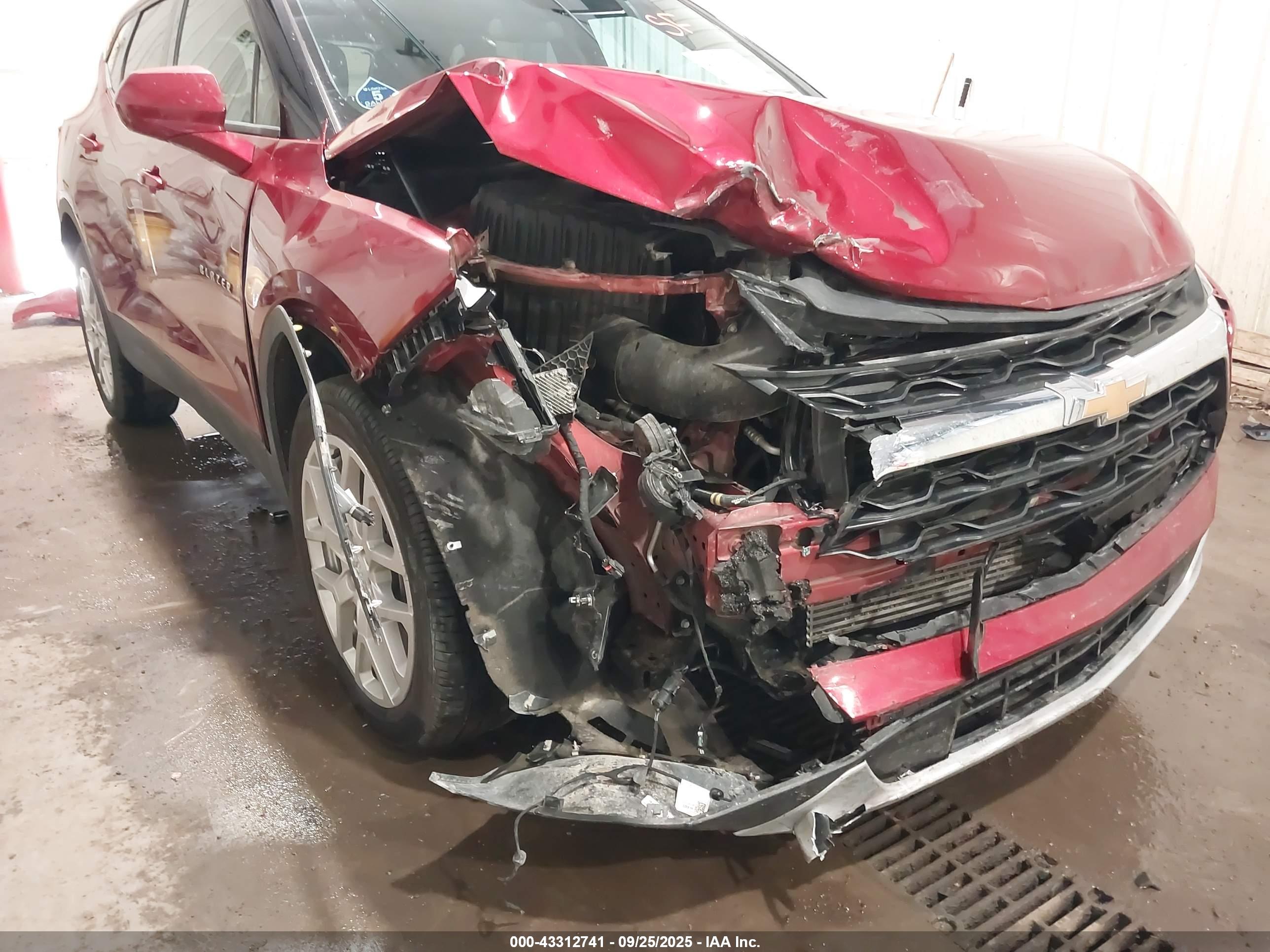 CHEVROLET BLAZER image 6