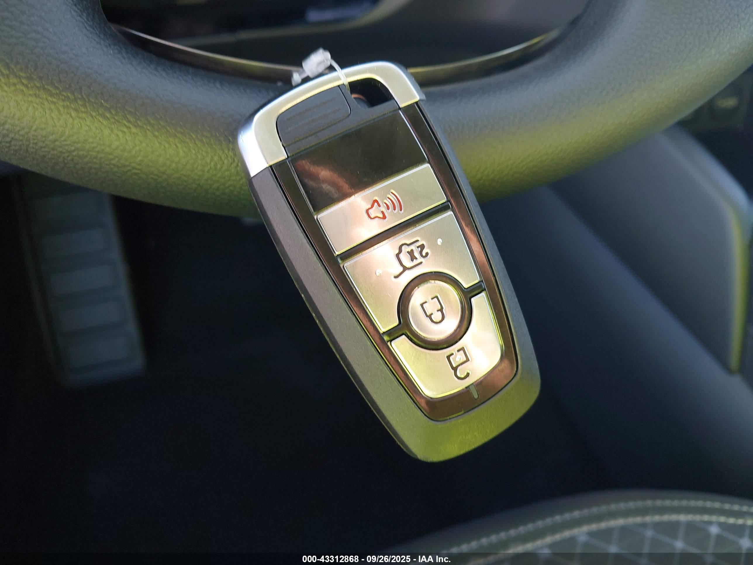 FORD ESCAPE image 11