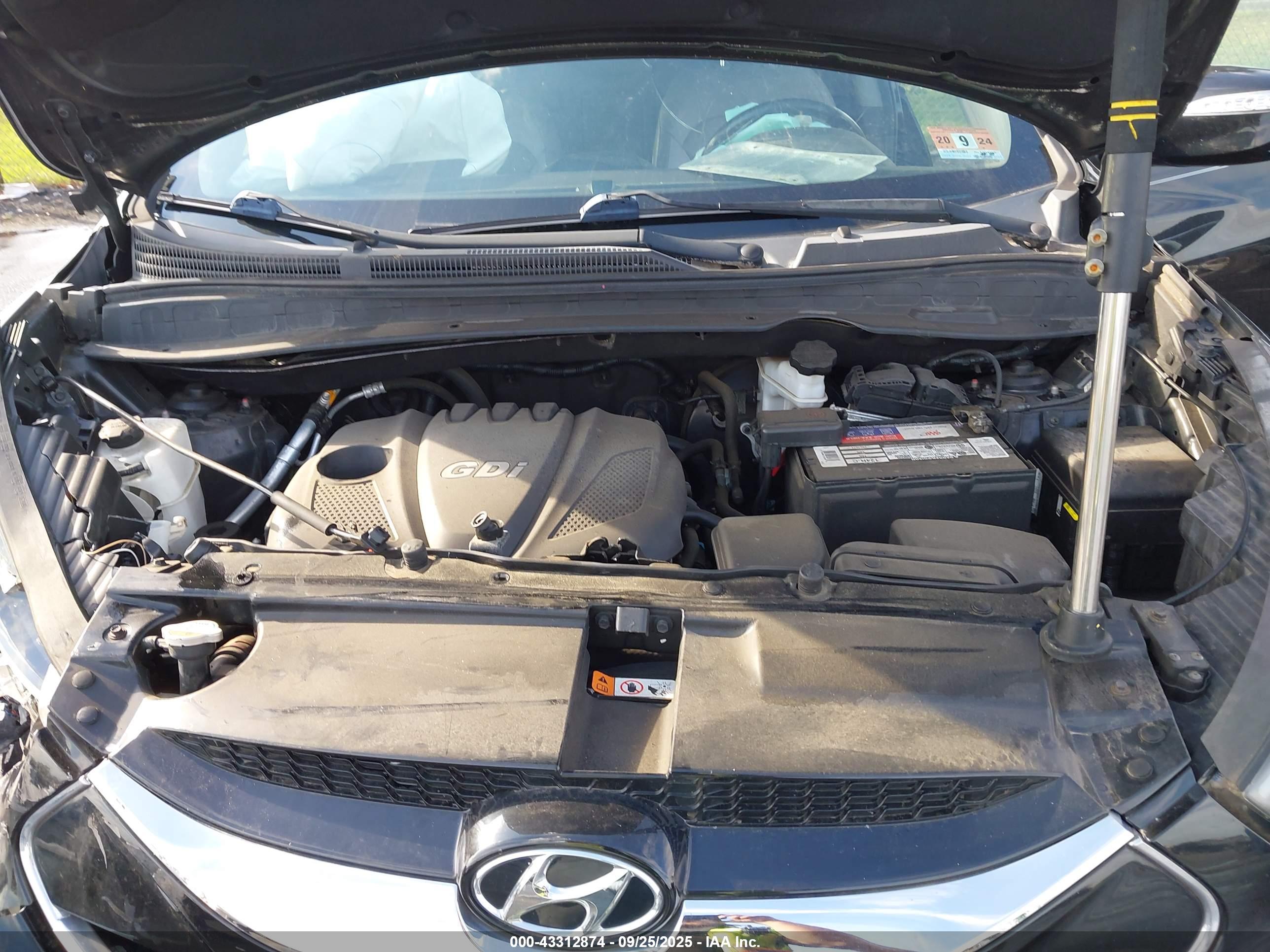 HYUNDAI TUCSON image 10