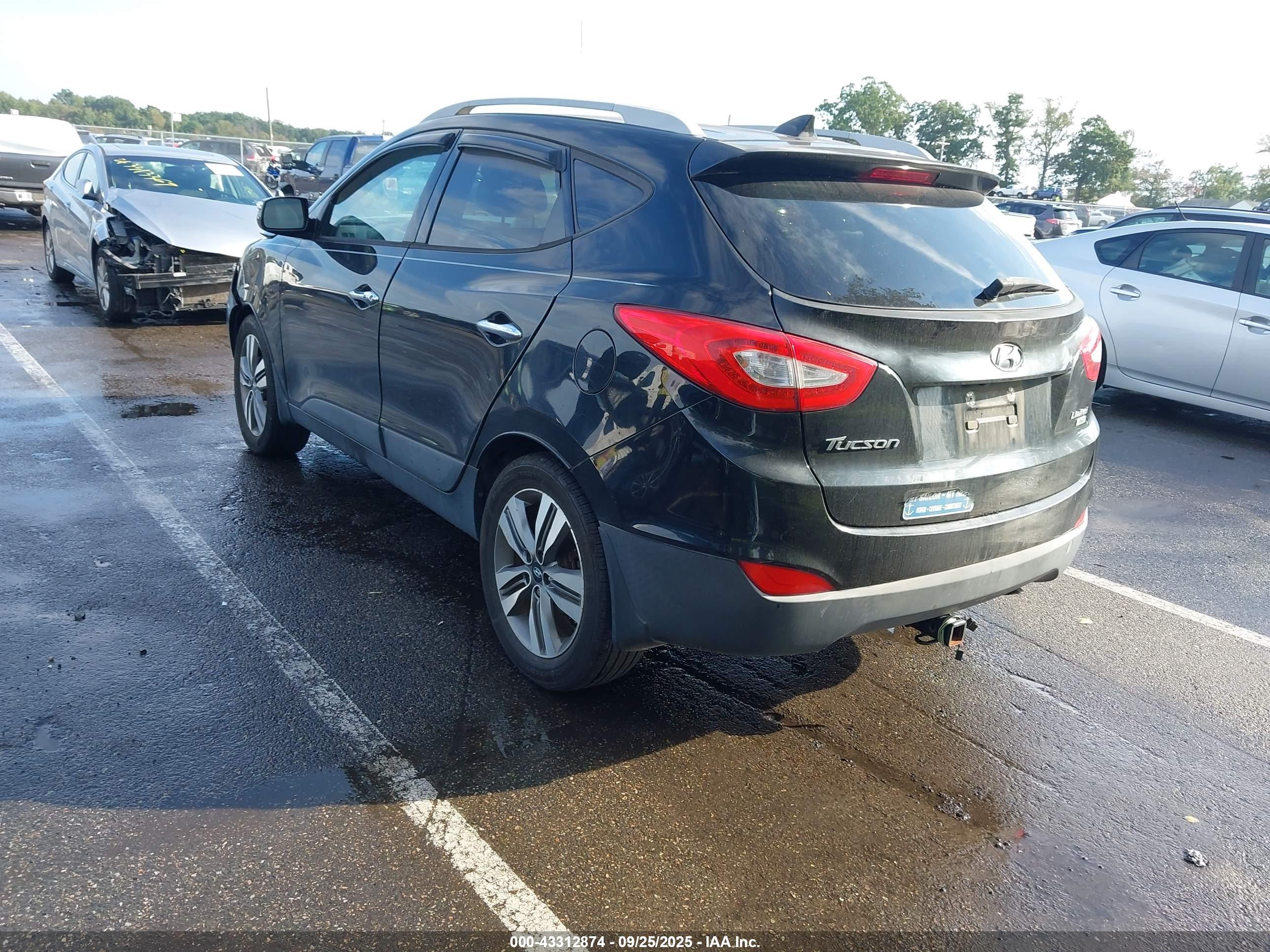 HYUNDAI TUCSON image 3