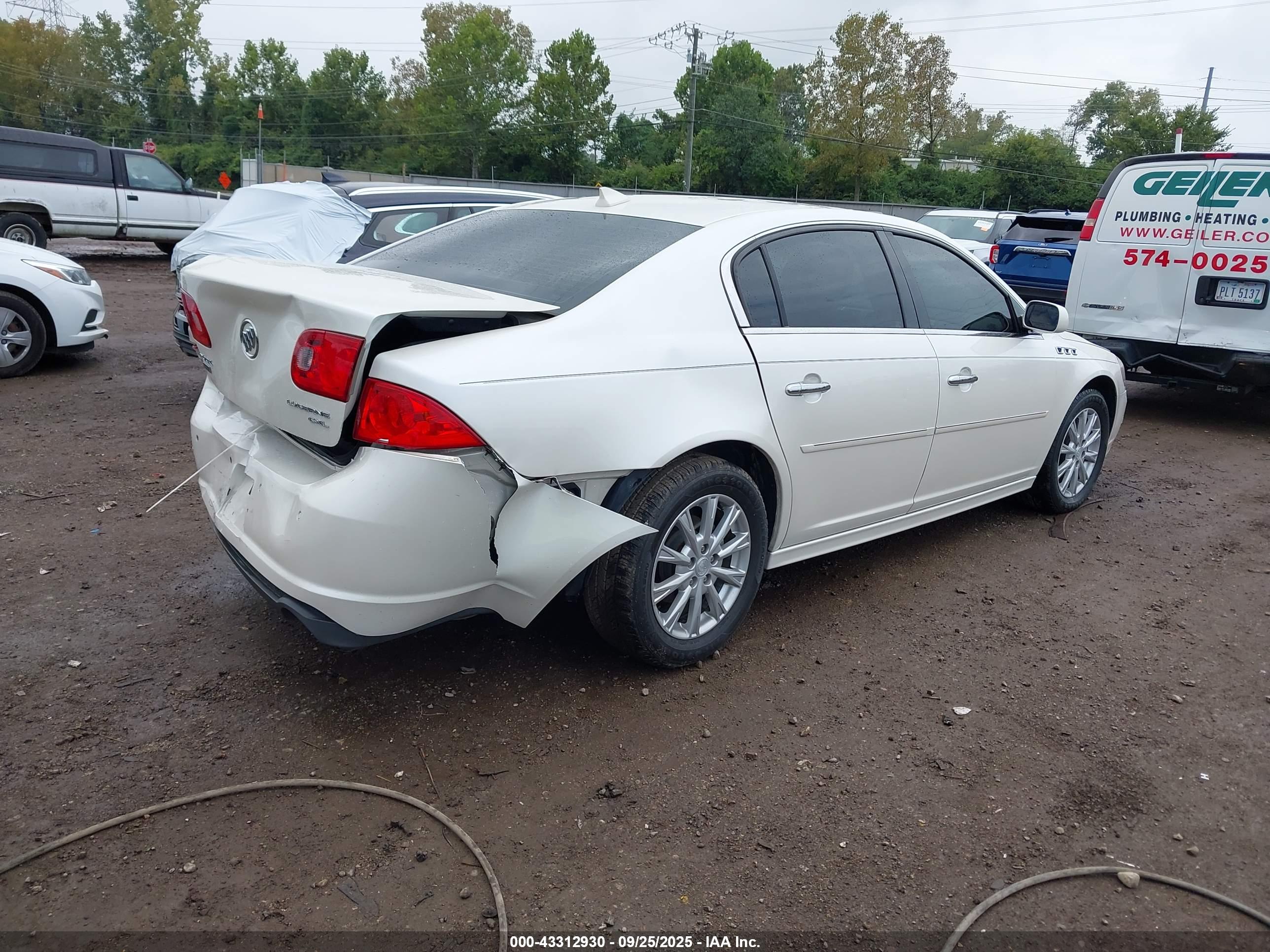 BUICK LUCERNE image 4
