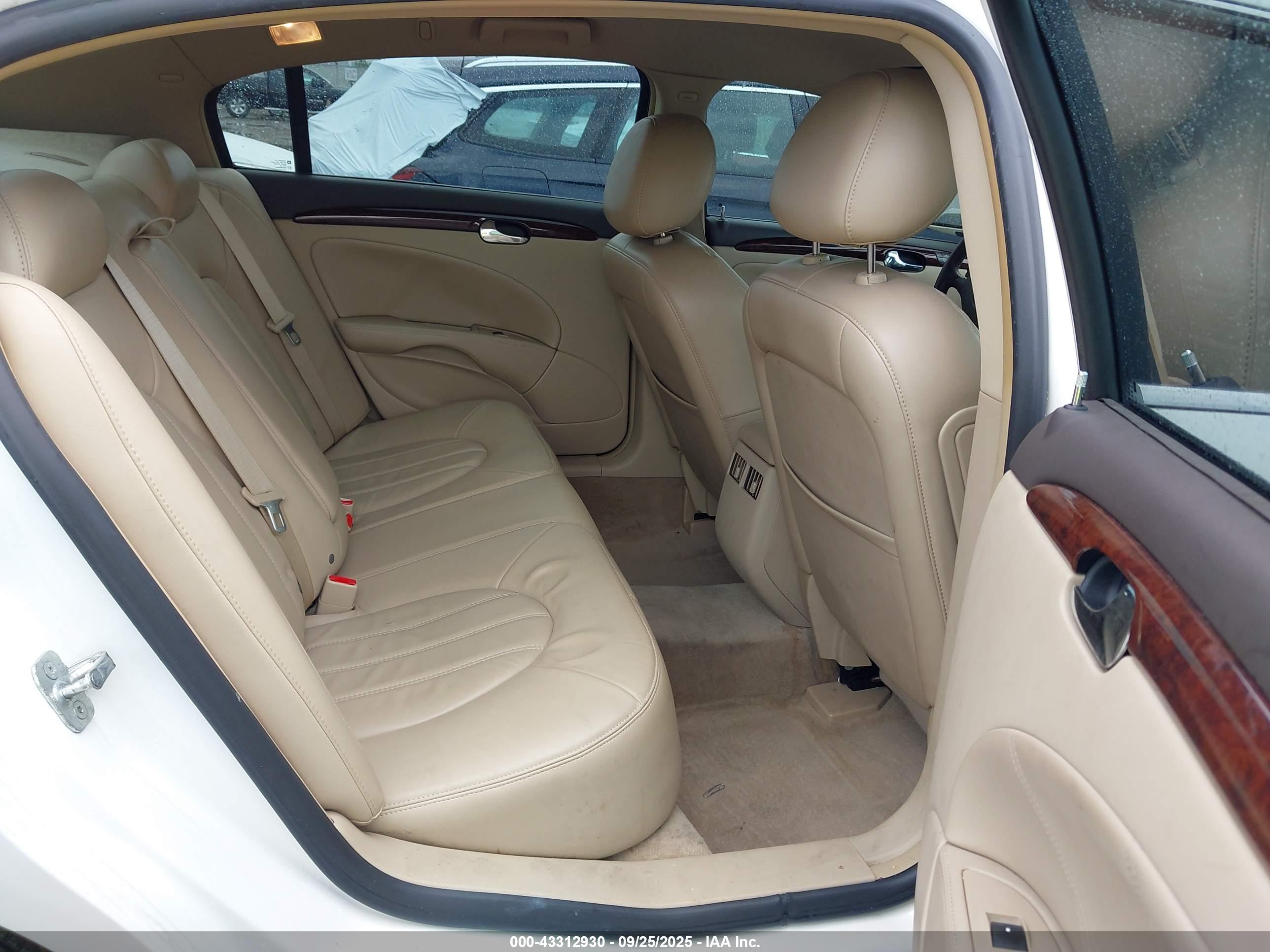 BUICK LUCERNE image 8