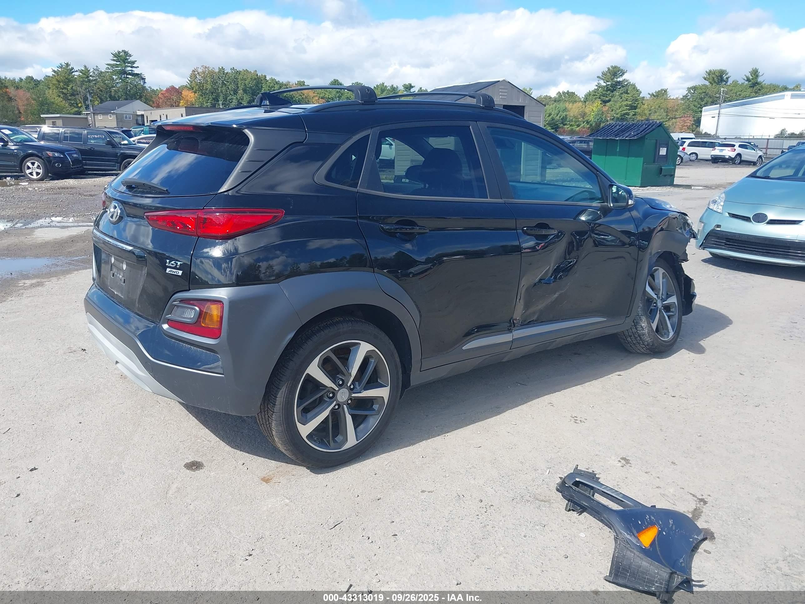 HYUNDAI KONA image 4