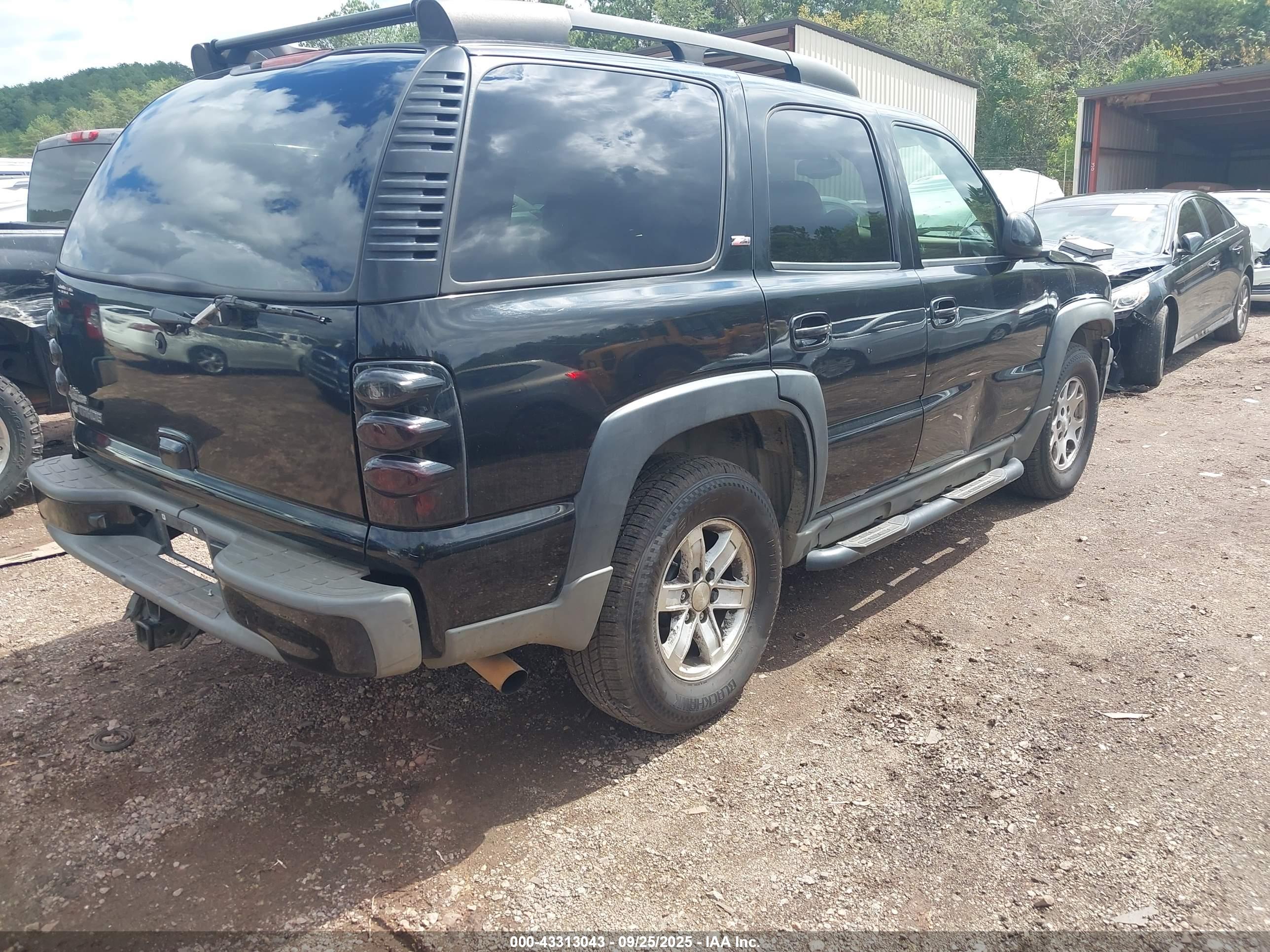 CHEVROLET TAHOE image 4