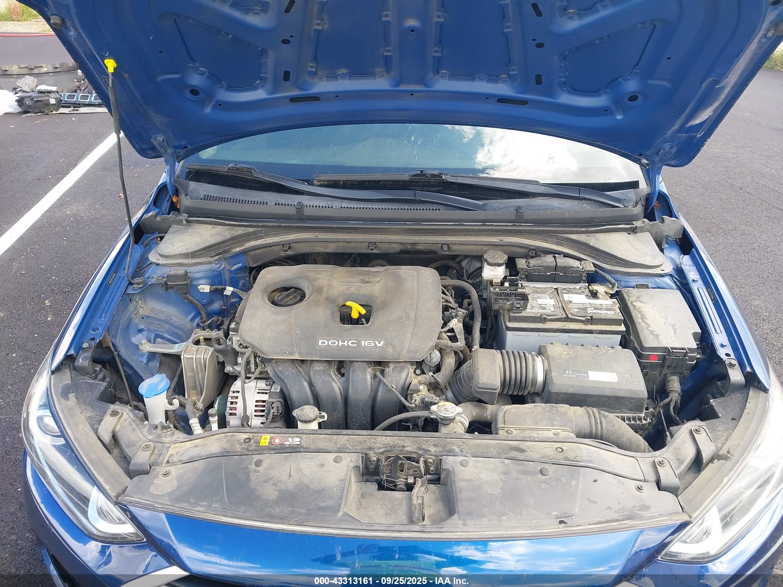 HYUNDAI ELANTRA image 10