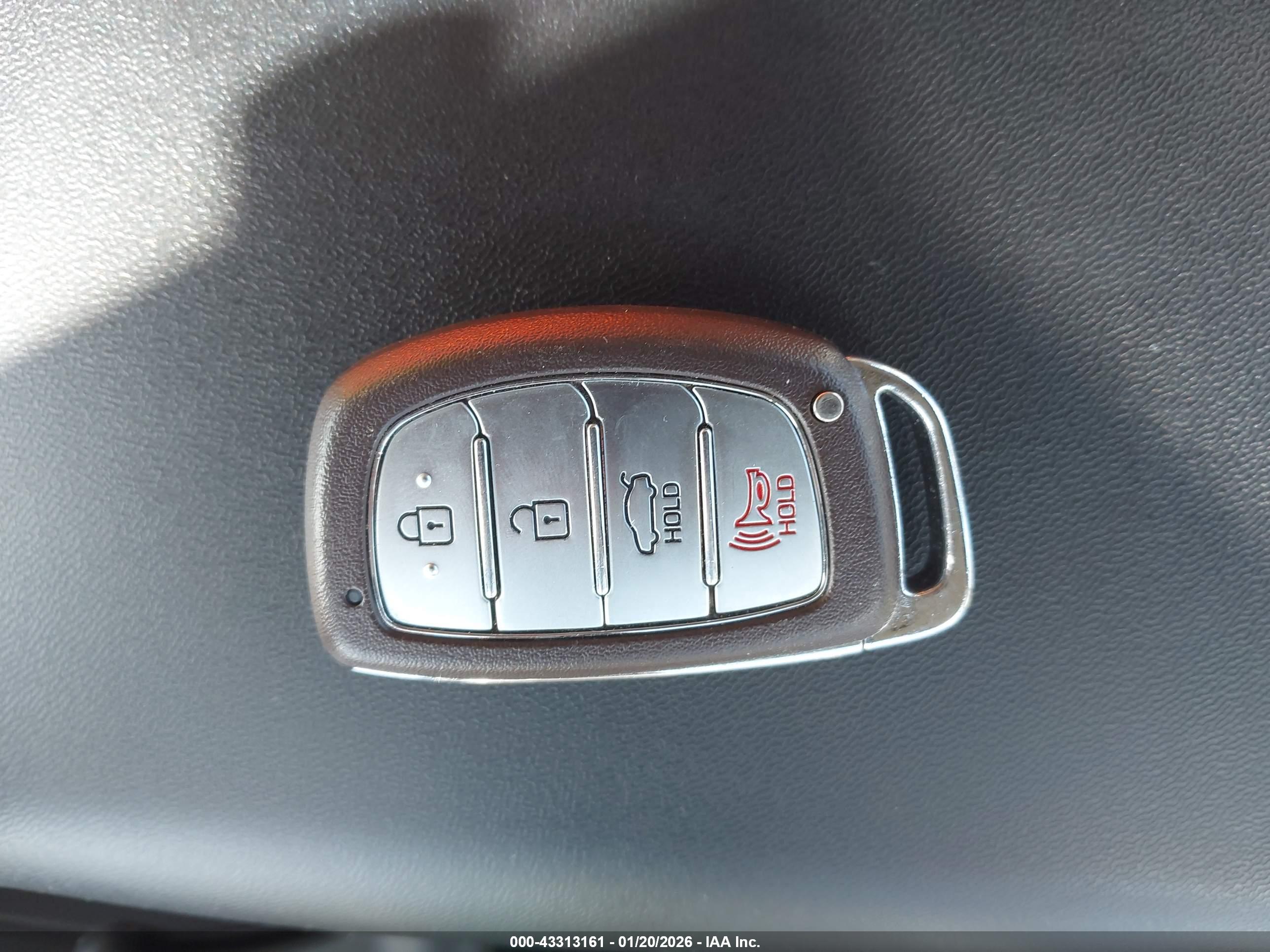 HYUNDAI ELANTRA image 11