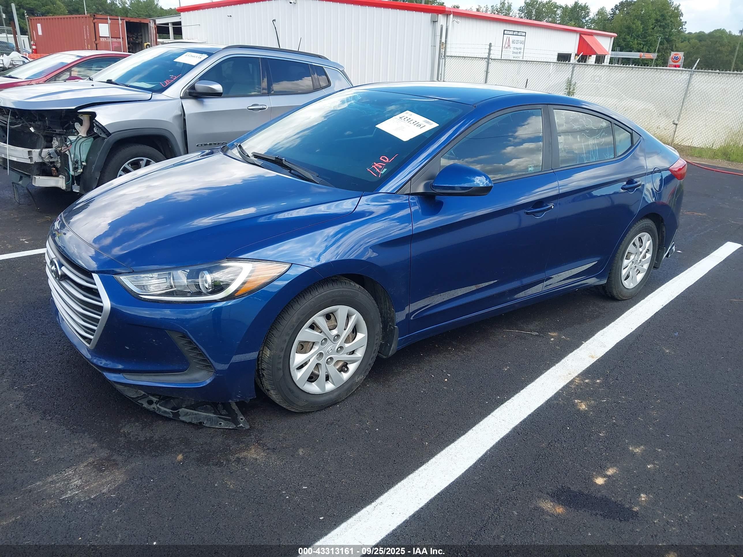 HYUNDAI ELANTRA image 2