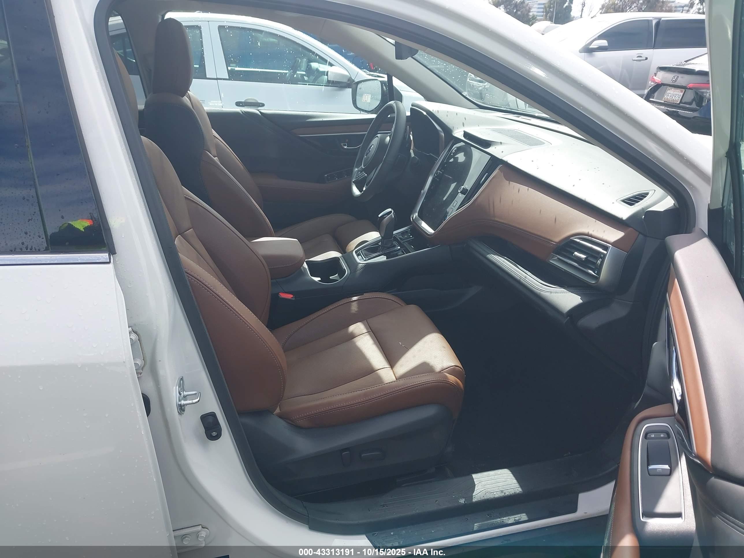 SUBARU OUTBACK image 5