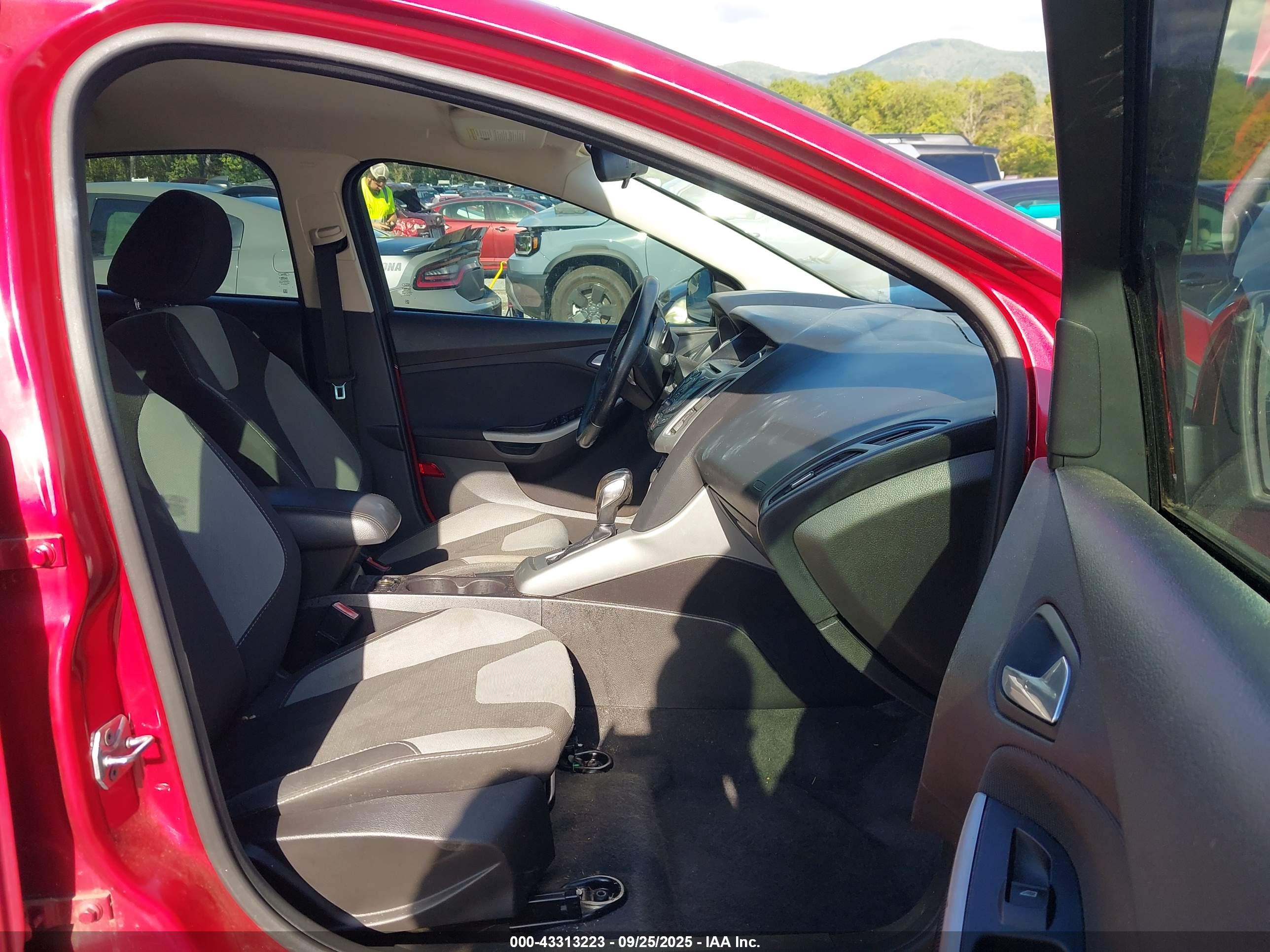 FORD FOCUS image 5