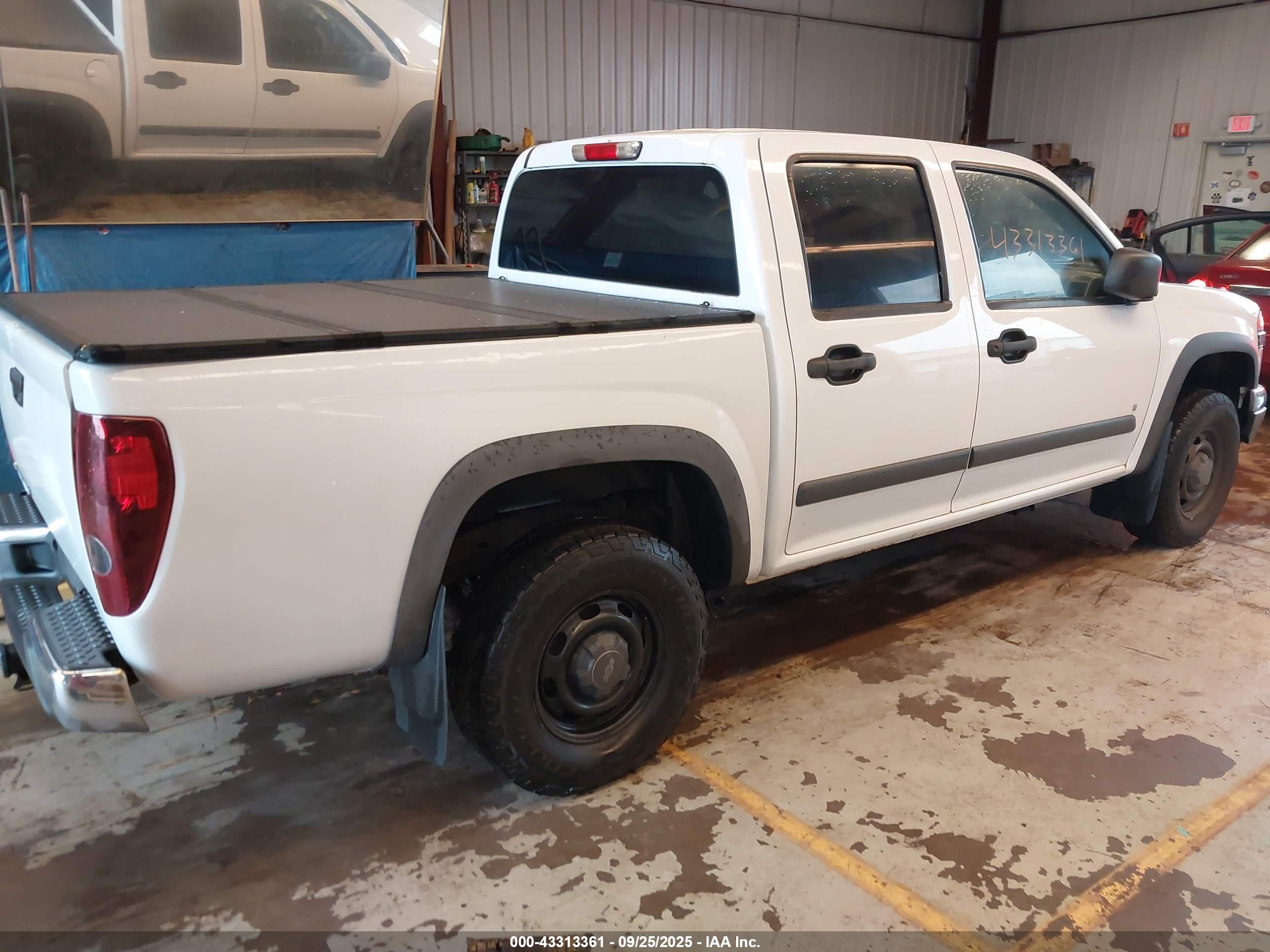 CHEVROLET COLORADO image 4