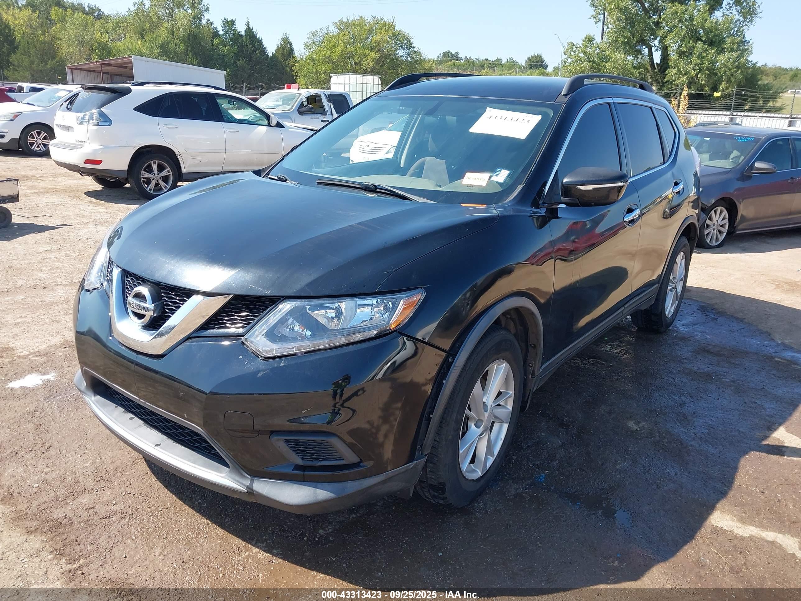 NISSAN ROGUE image 2
