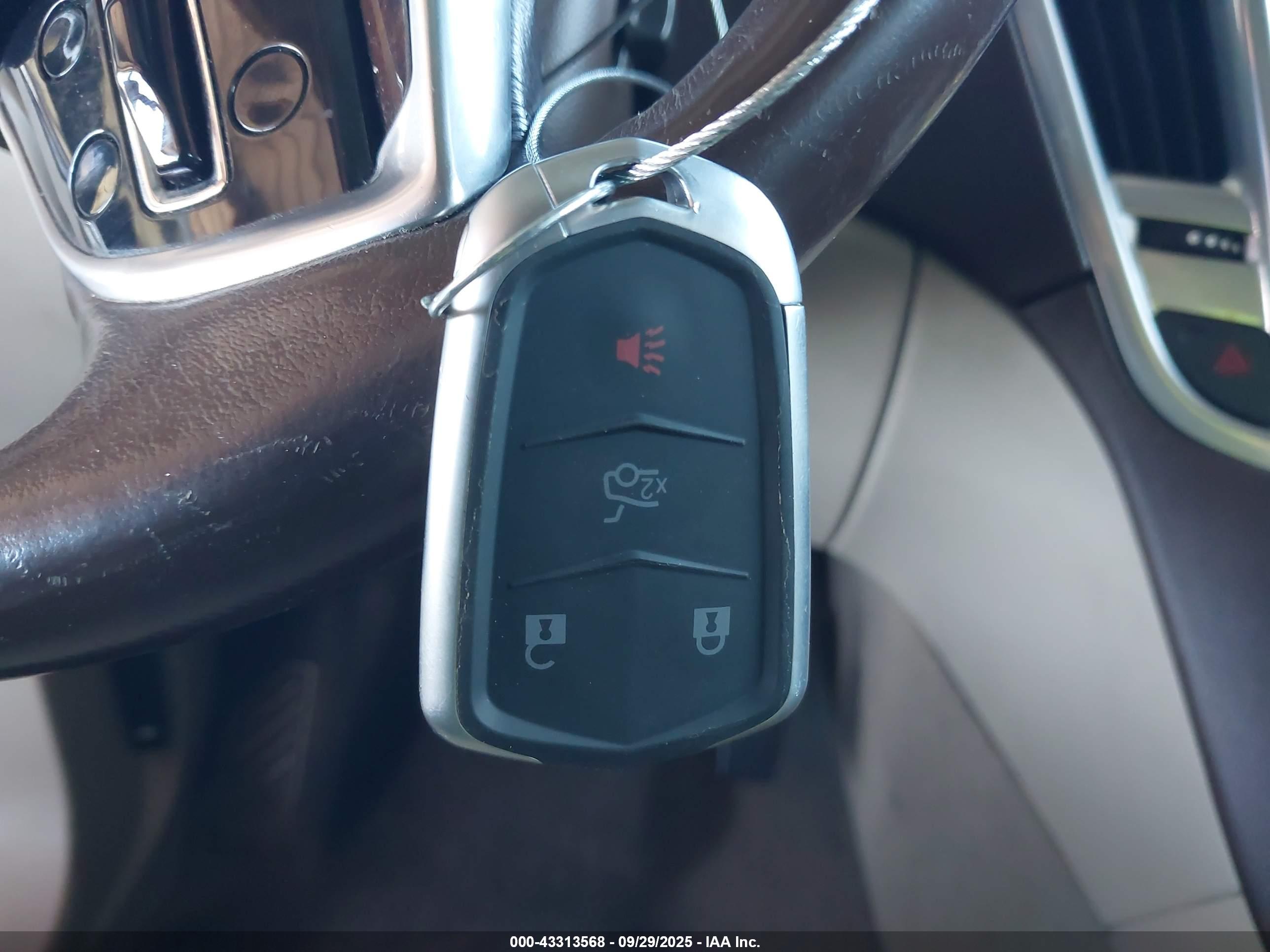 CADILLAC SRX image 11