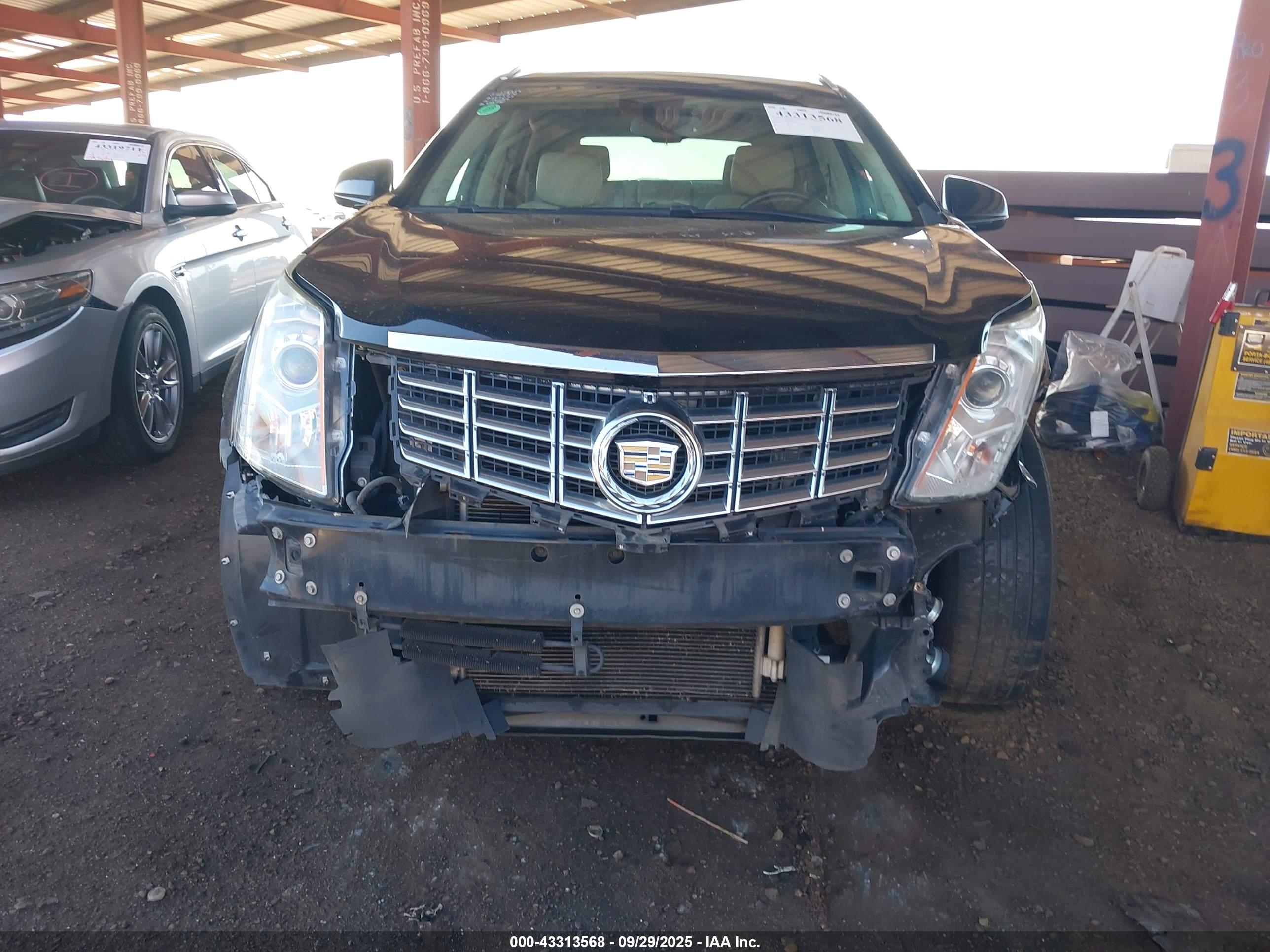 CADILLAC SRX image 6