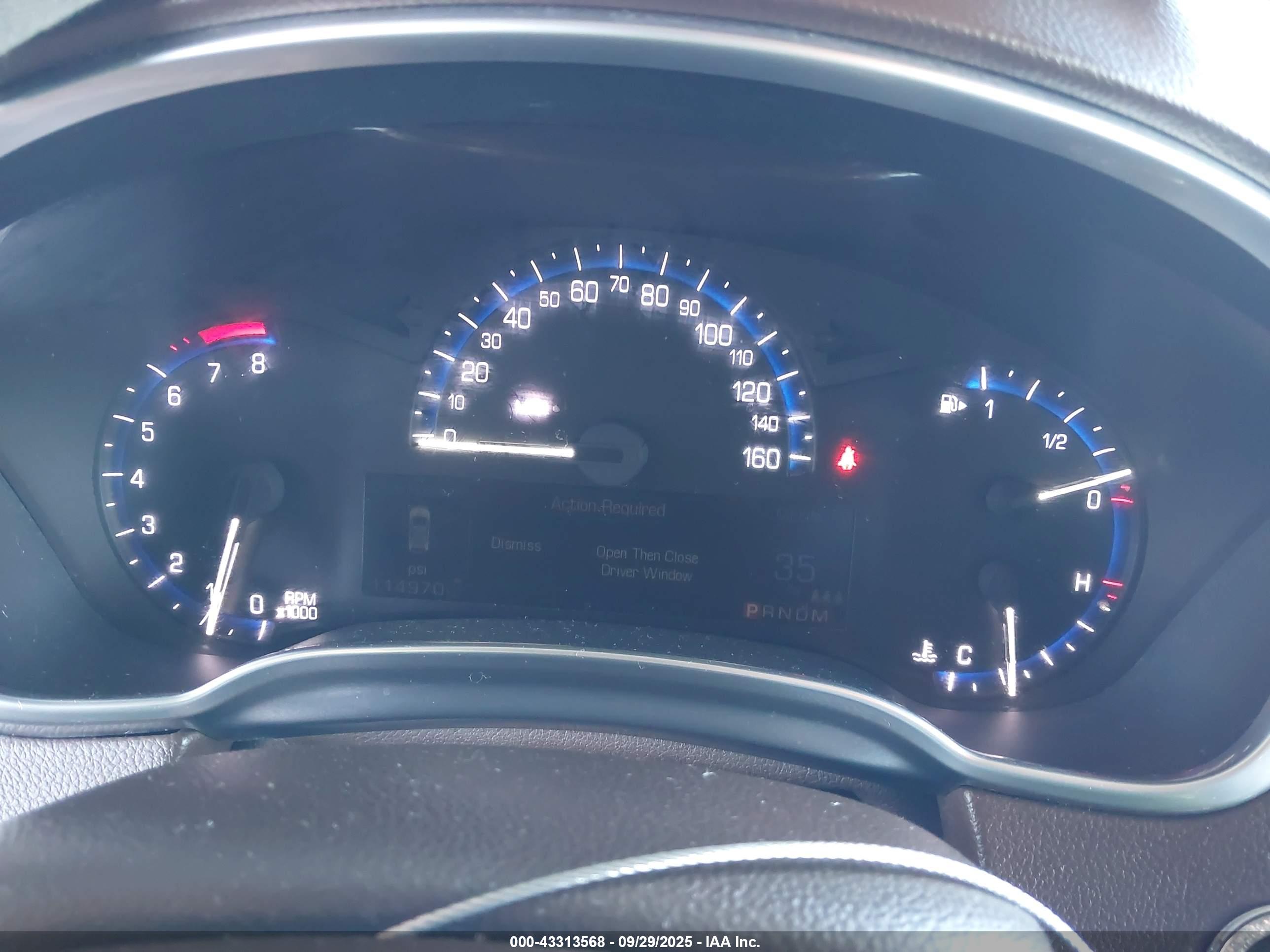 CADILLAC SRX image 7
