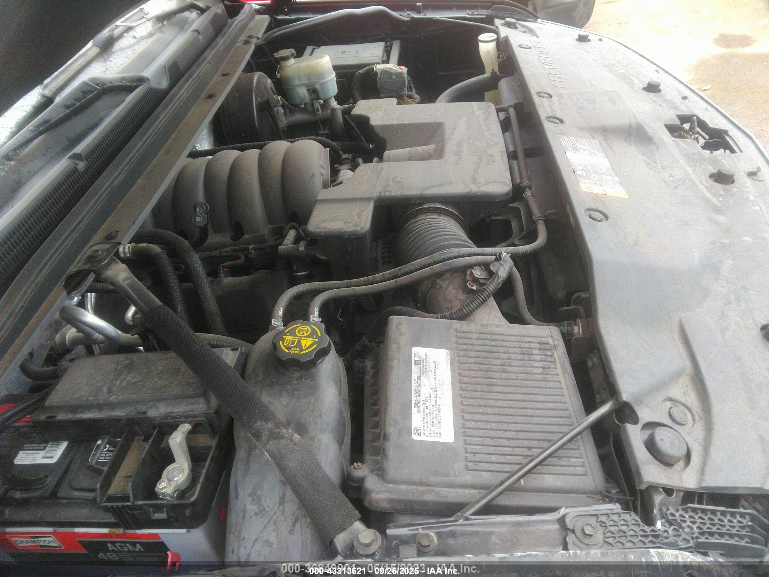 CHEVROLET SUBURBAN image 10
